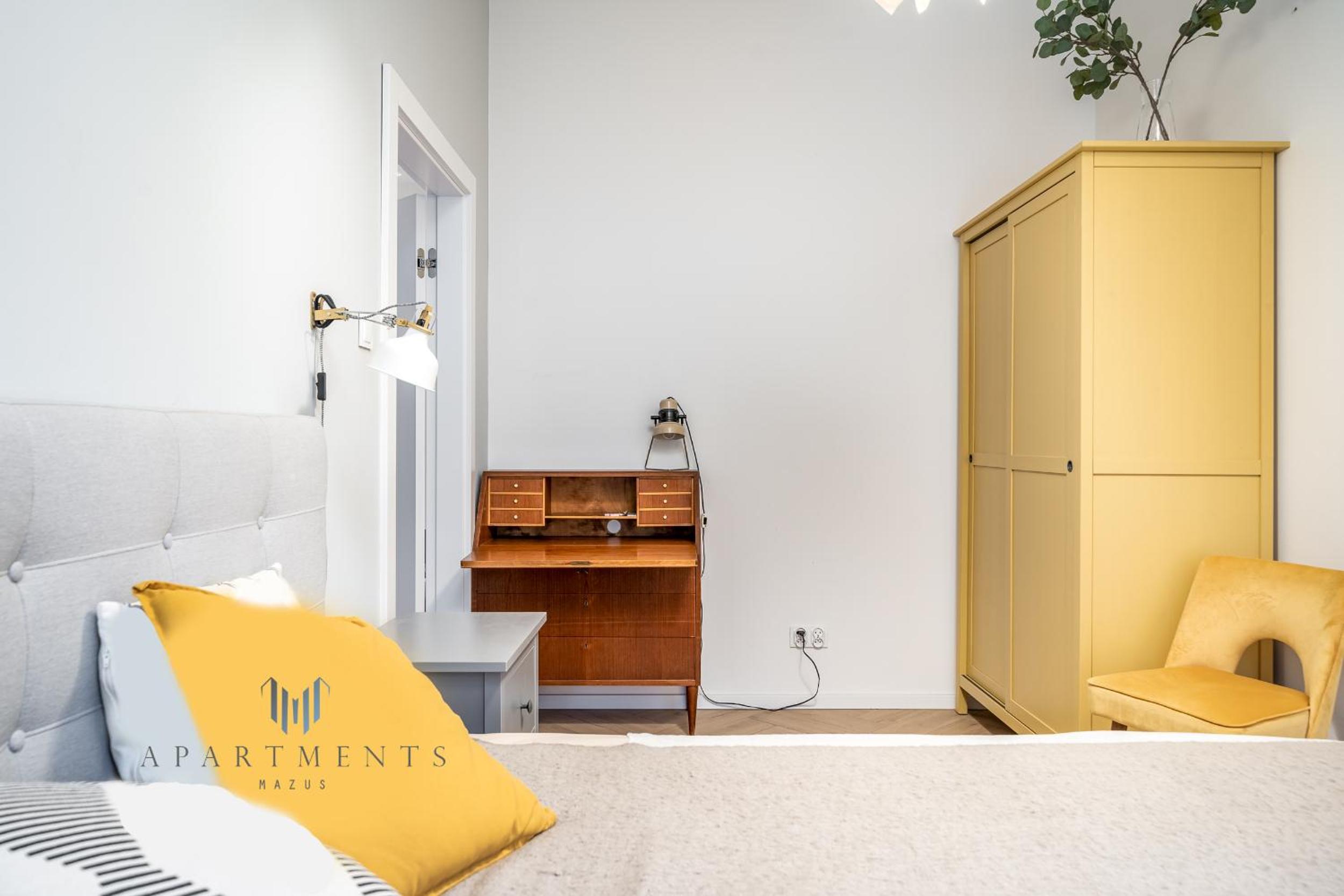 One-Bedroom Apartment - Photo 2