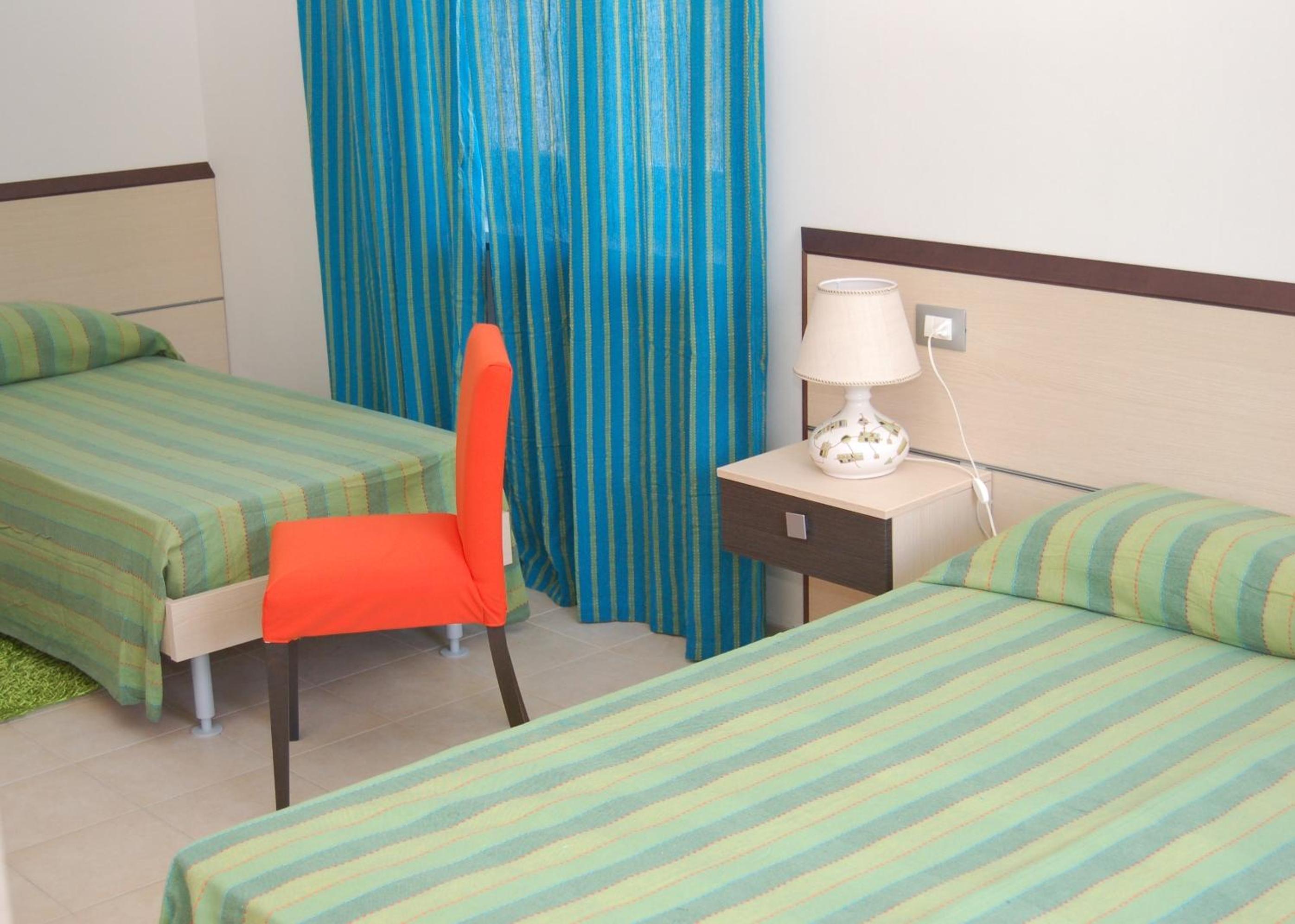 Triple Room with Private Bathroom photo 2