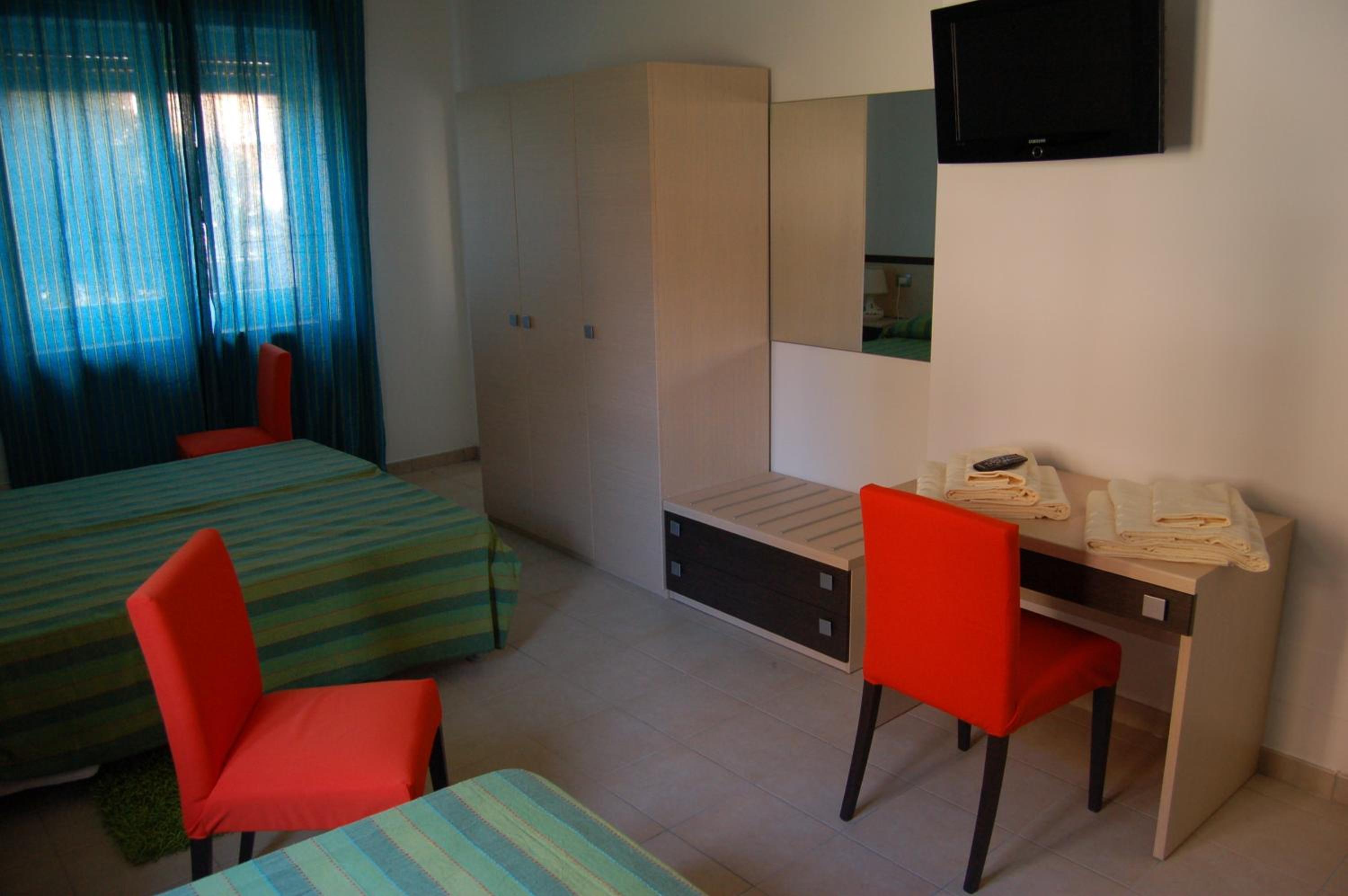 Triple Room with Private Bathroom photo 3