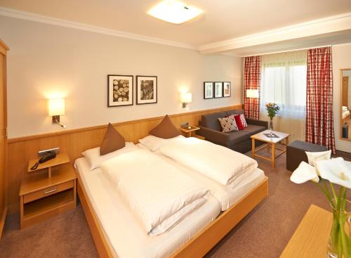 Double Room with Balcony photo 2