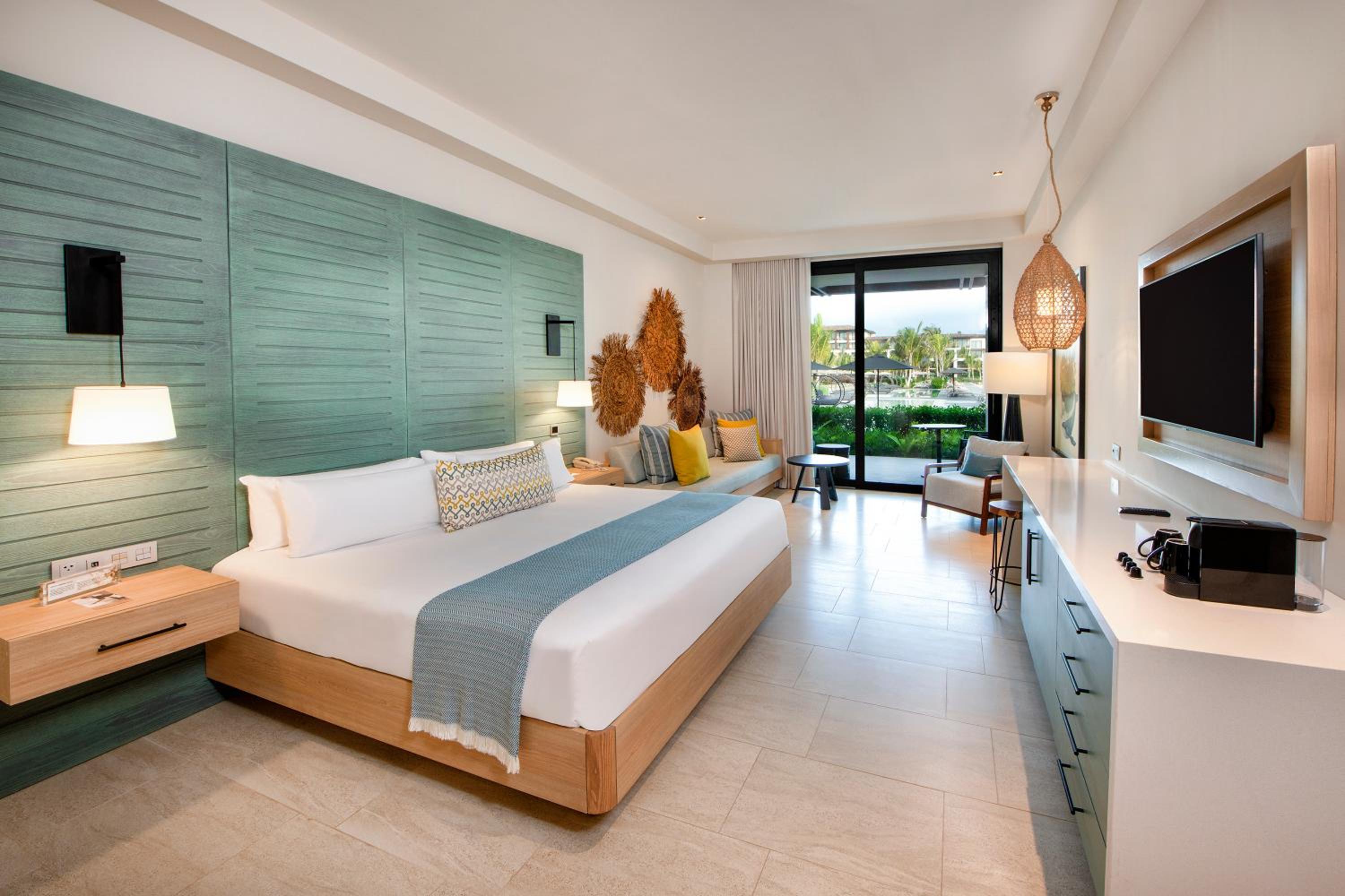 Junior Suite with Pool View