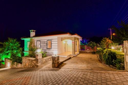 Villa photo 3