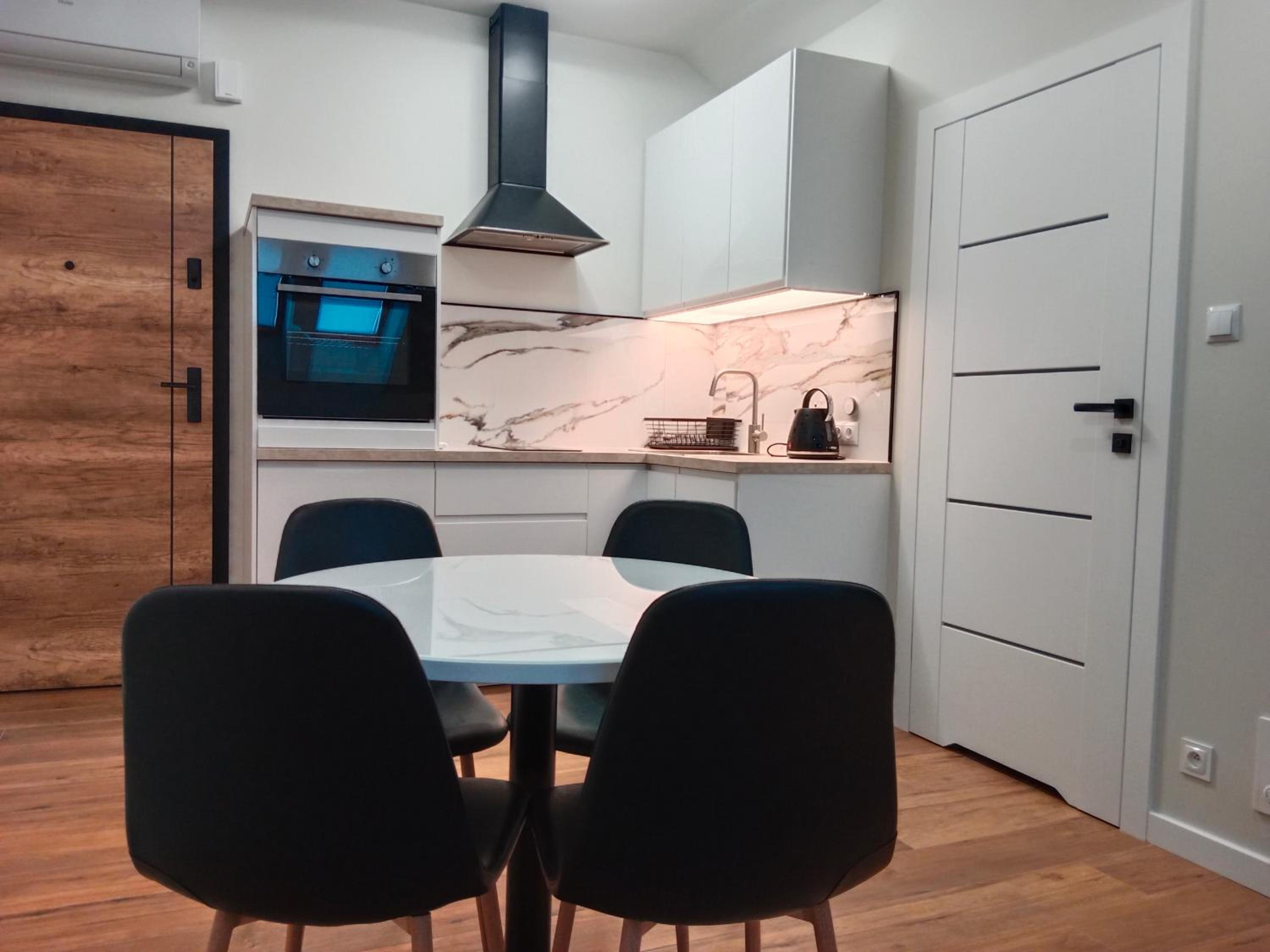 Penthouse Apartment - Photo 2