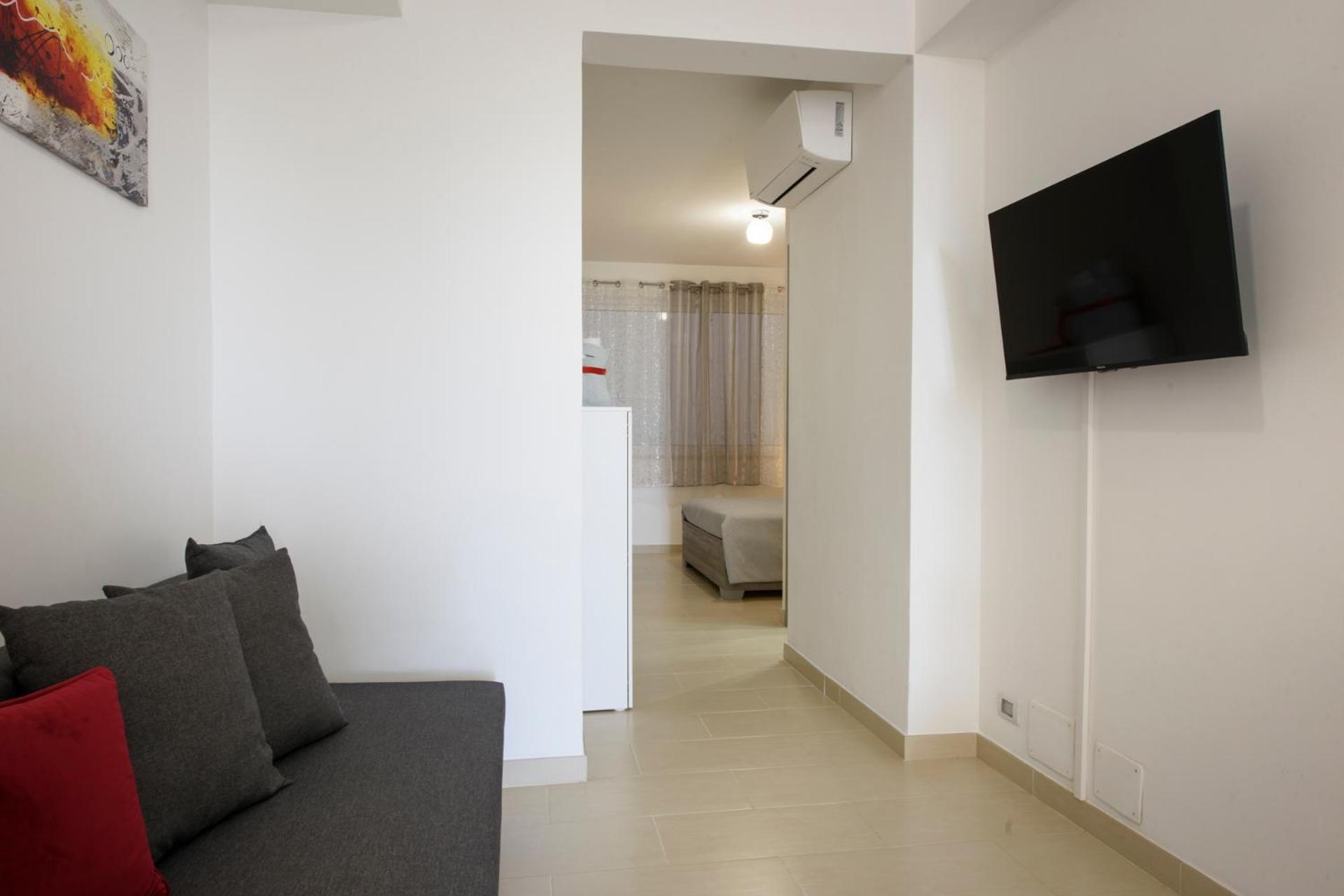 Deluxe Apartment