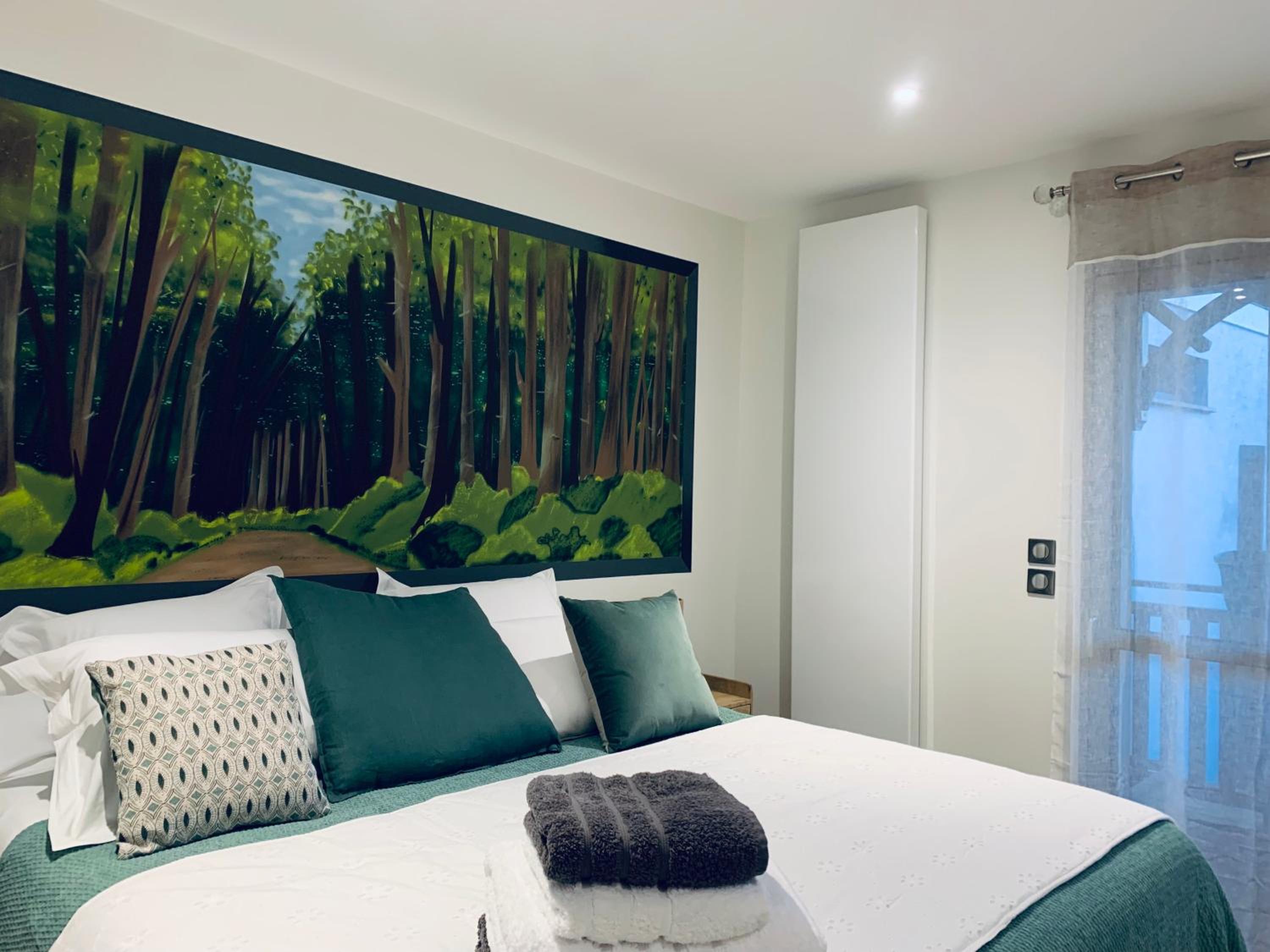 Deluxe Double Room with Bath photo 3