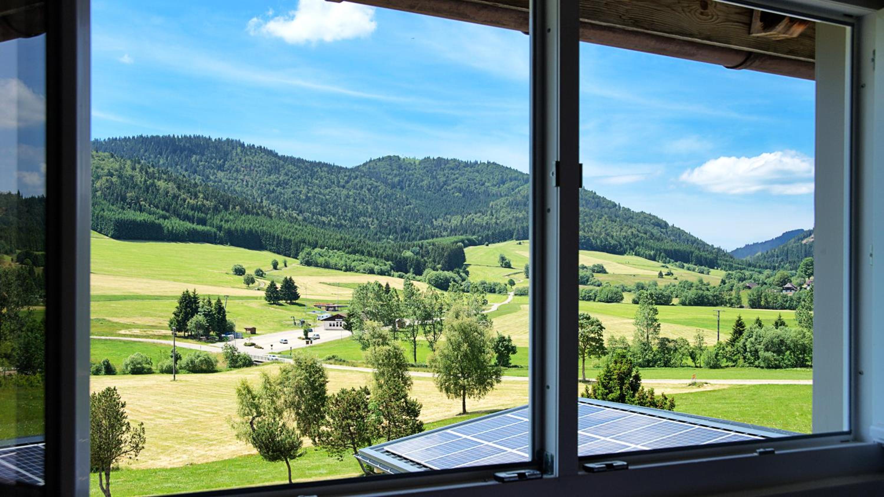 Deluxe Double Room with Balcony photo 3