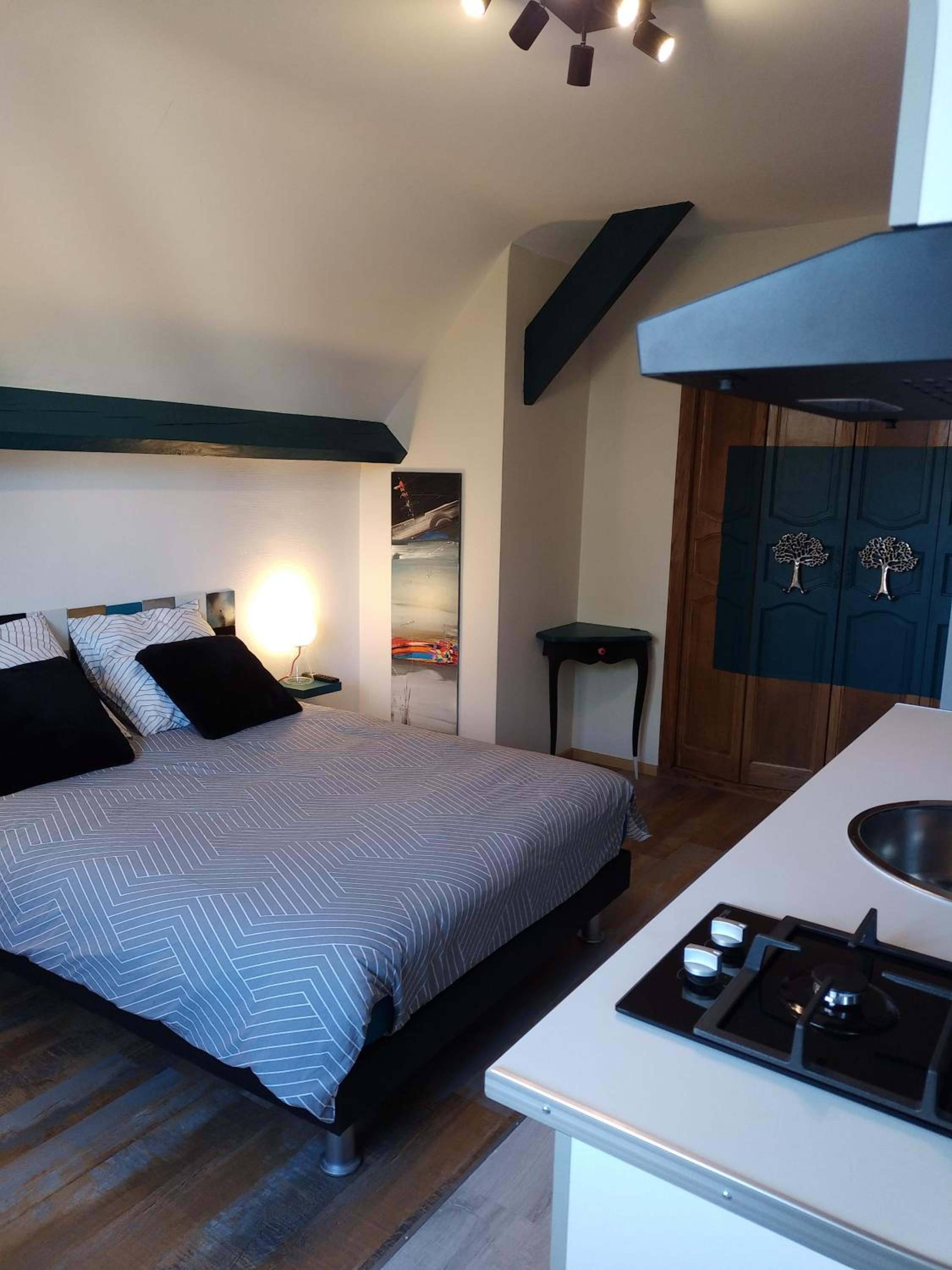 Double Room with Private Bathroom - Photo 1