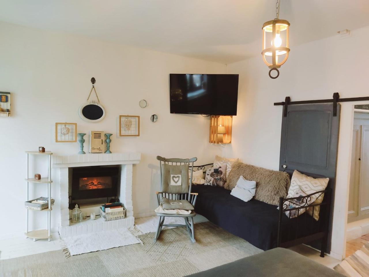 Superior Family Room photo 2