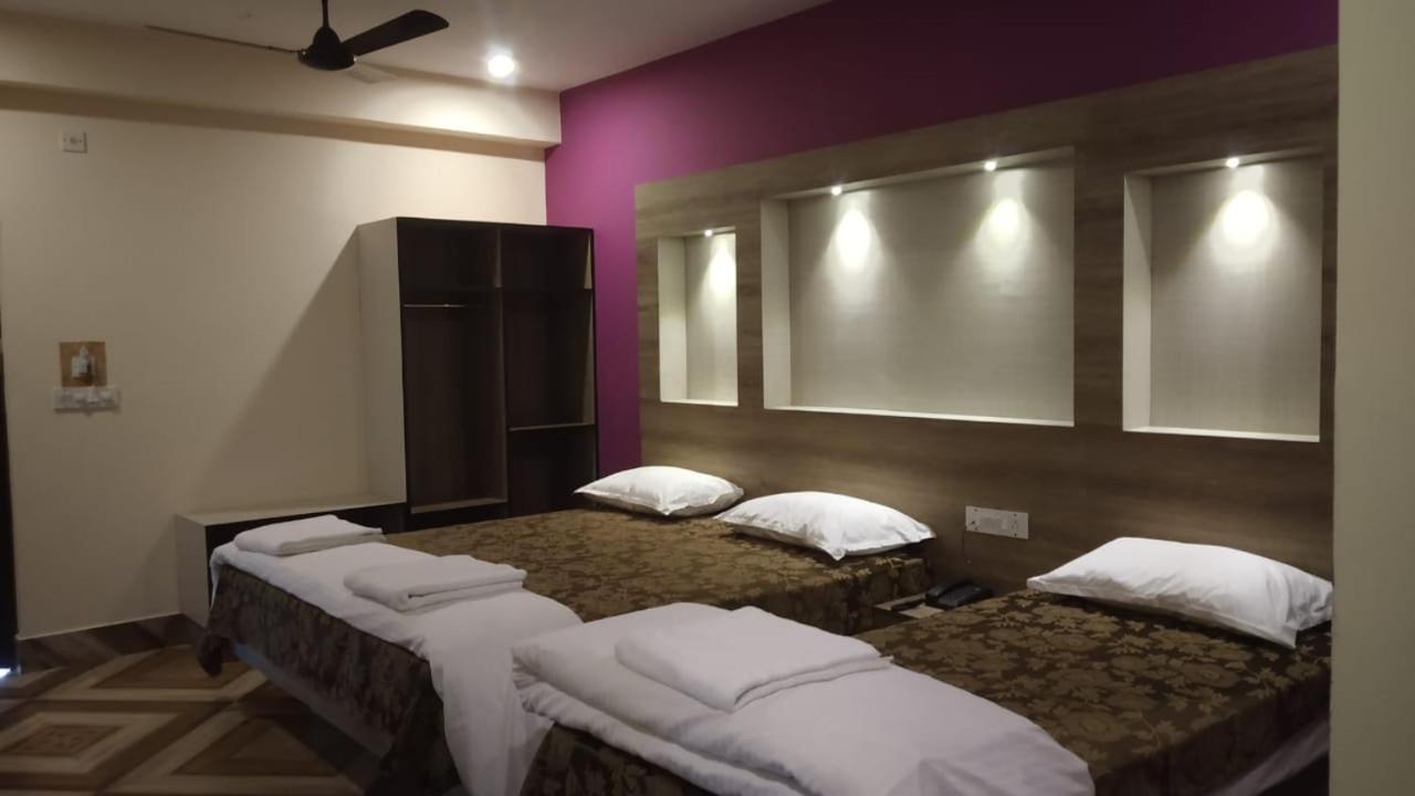 Deluxe Room - Photo 28