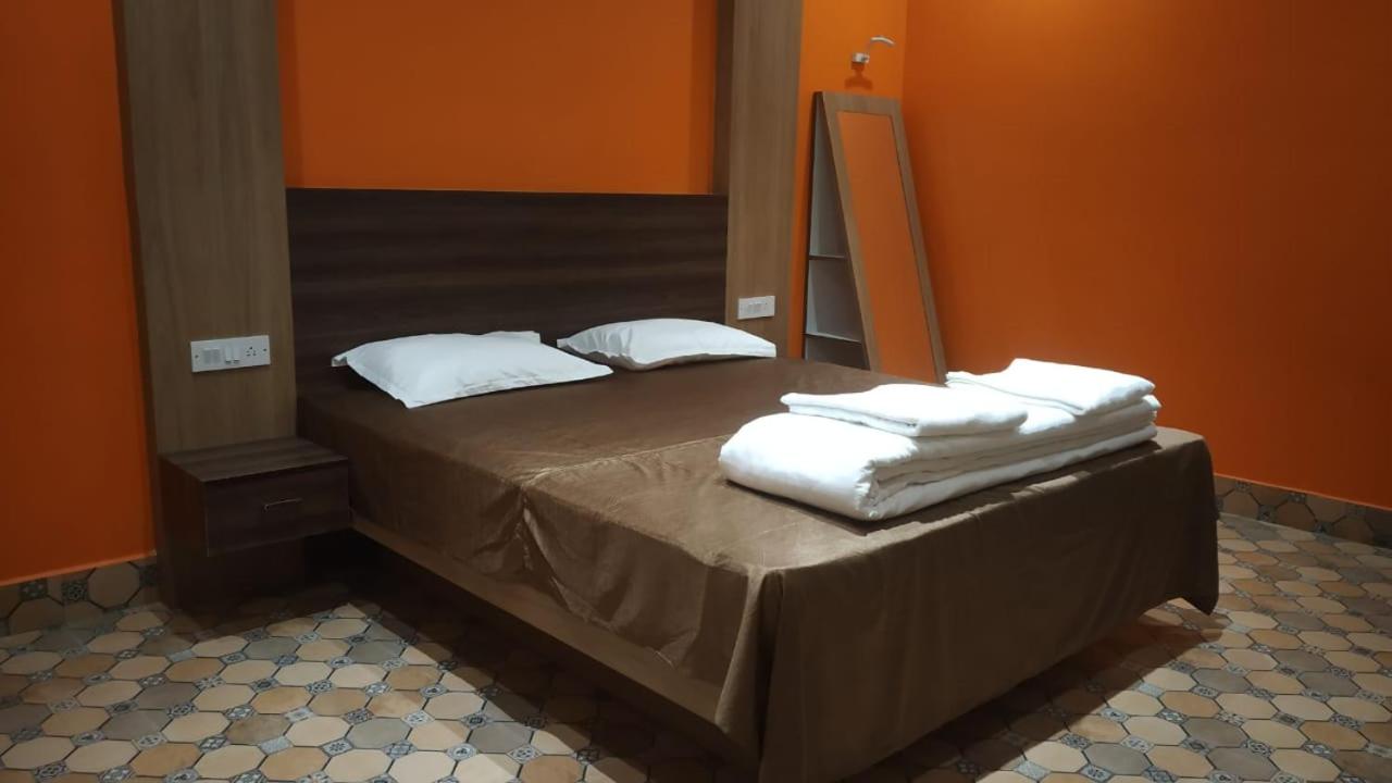 Deluxe Room - Photo 13