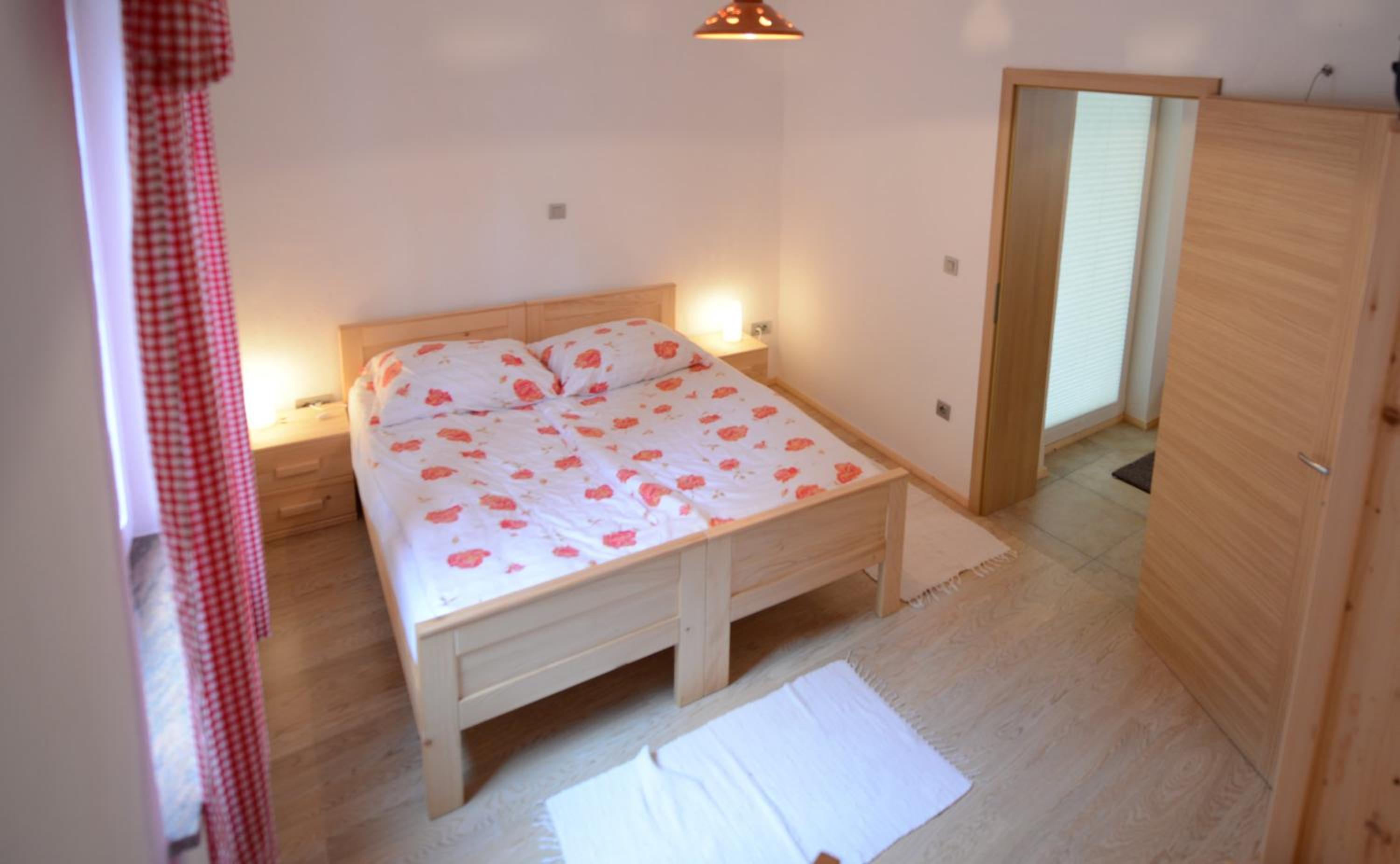 One-Bedroom Apartment - Photo 9