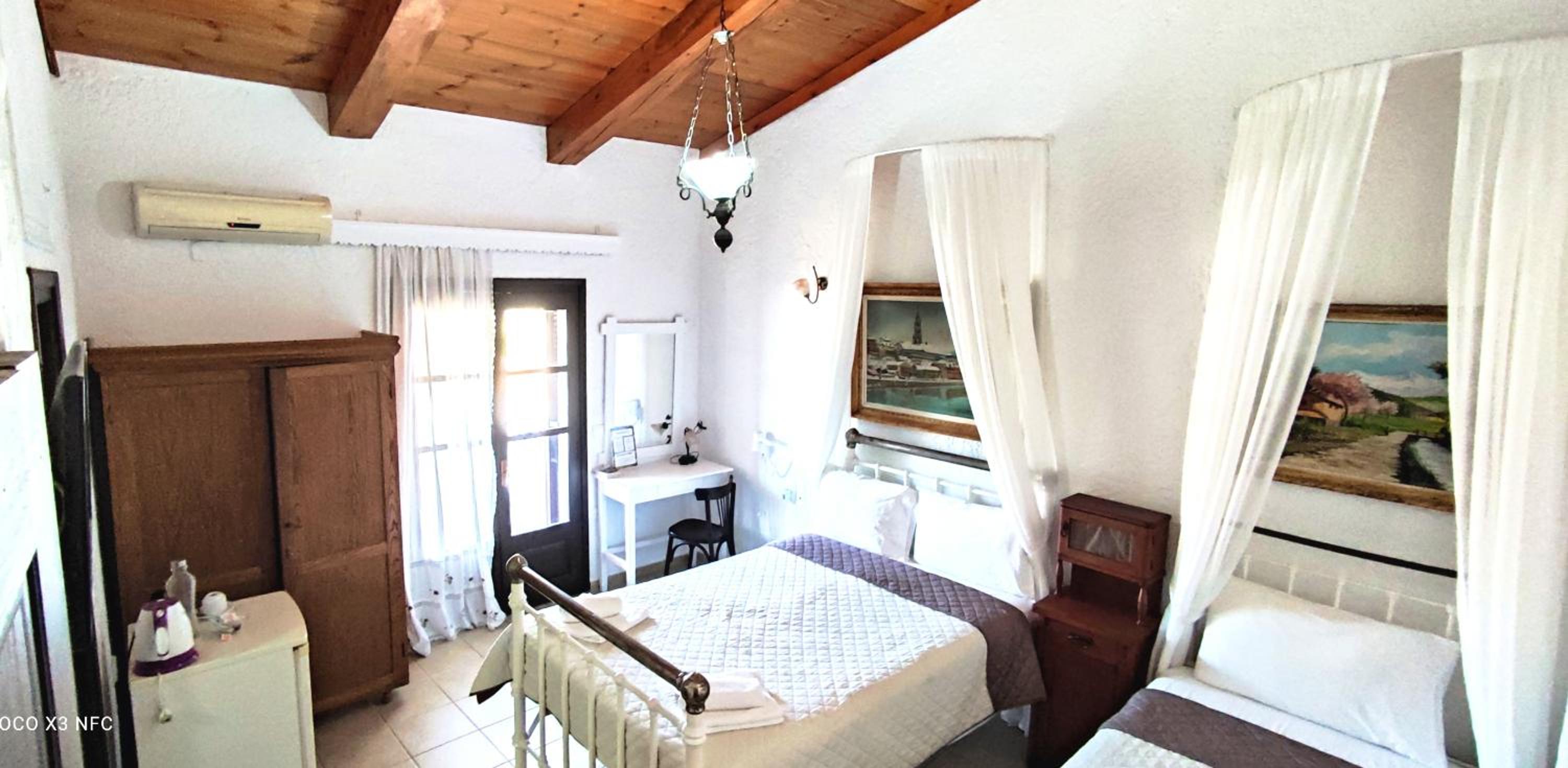 Triple Room - Photo 6