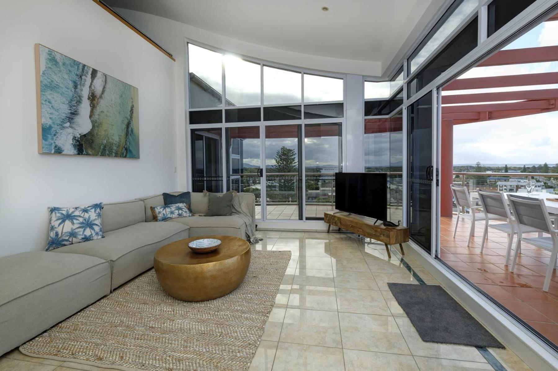 Penthouse Apartment with Water/Ocean Views