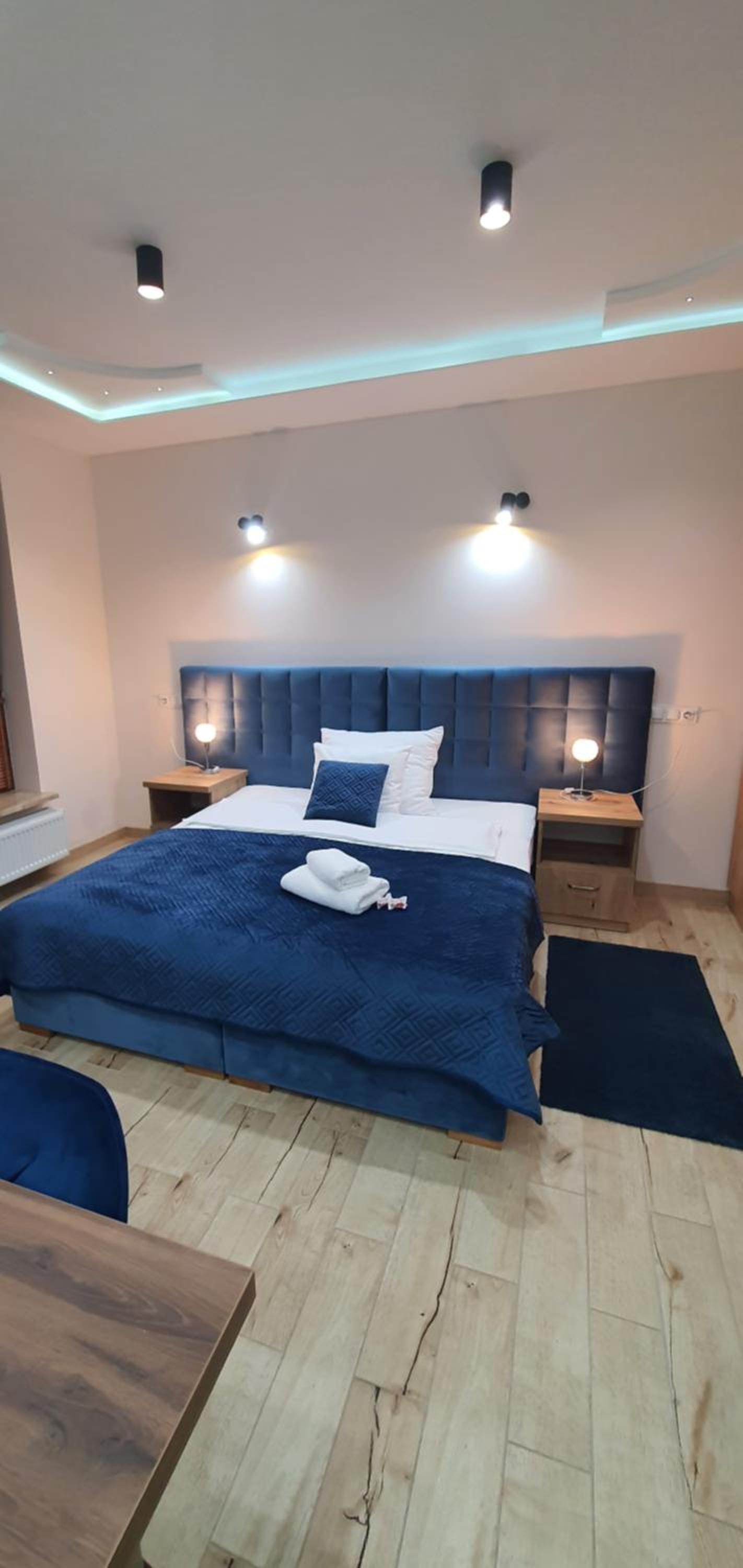 One-Bedroom Apartment - Photo 19