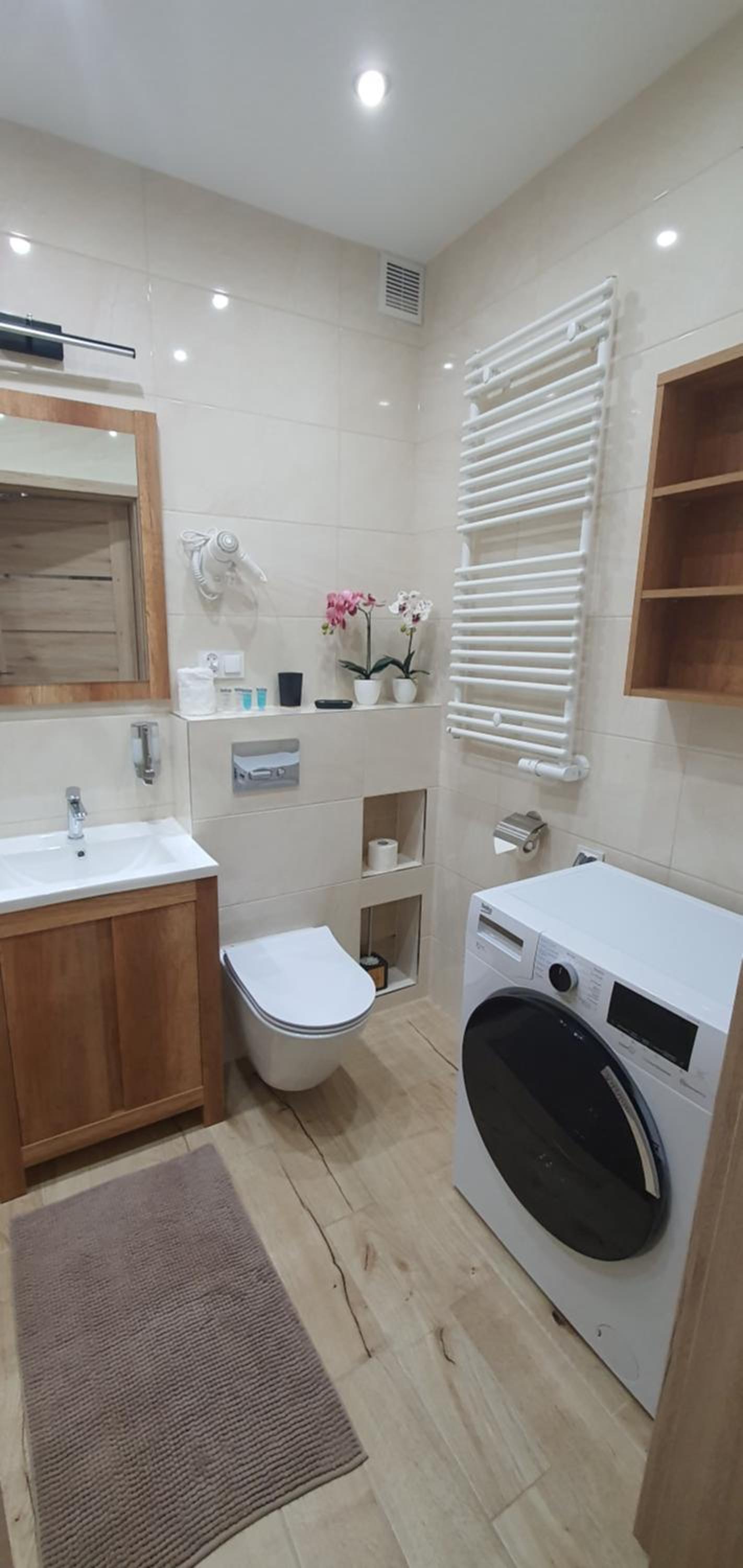 One-Bedroom Apartment - Photo 9