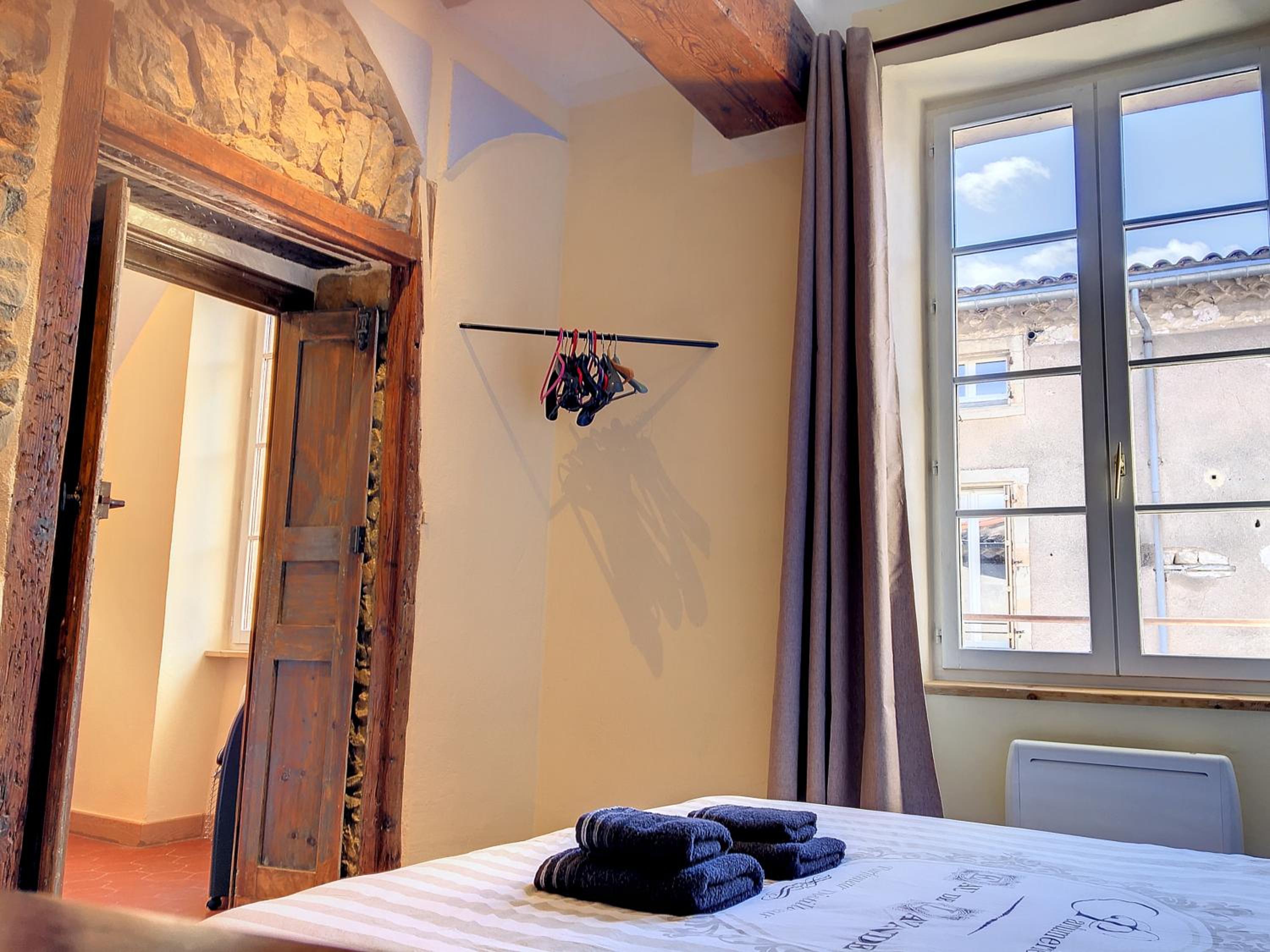 One-Bedroom Apartment - Photo 19