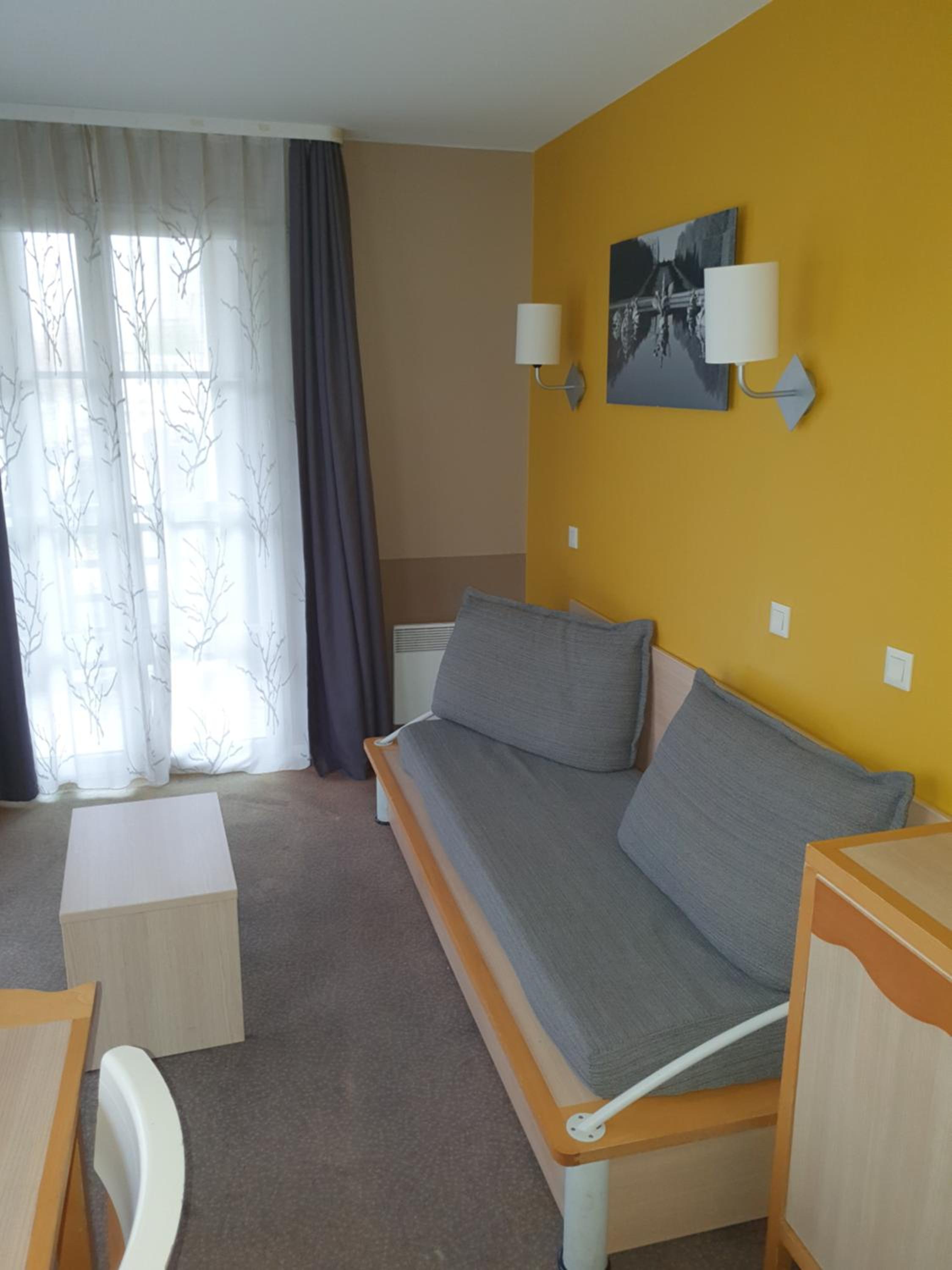 One-Bedroom Apartment photo 2