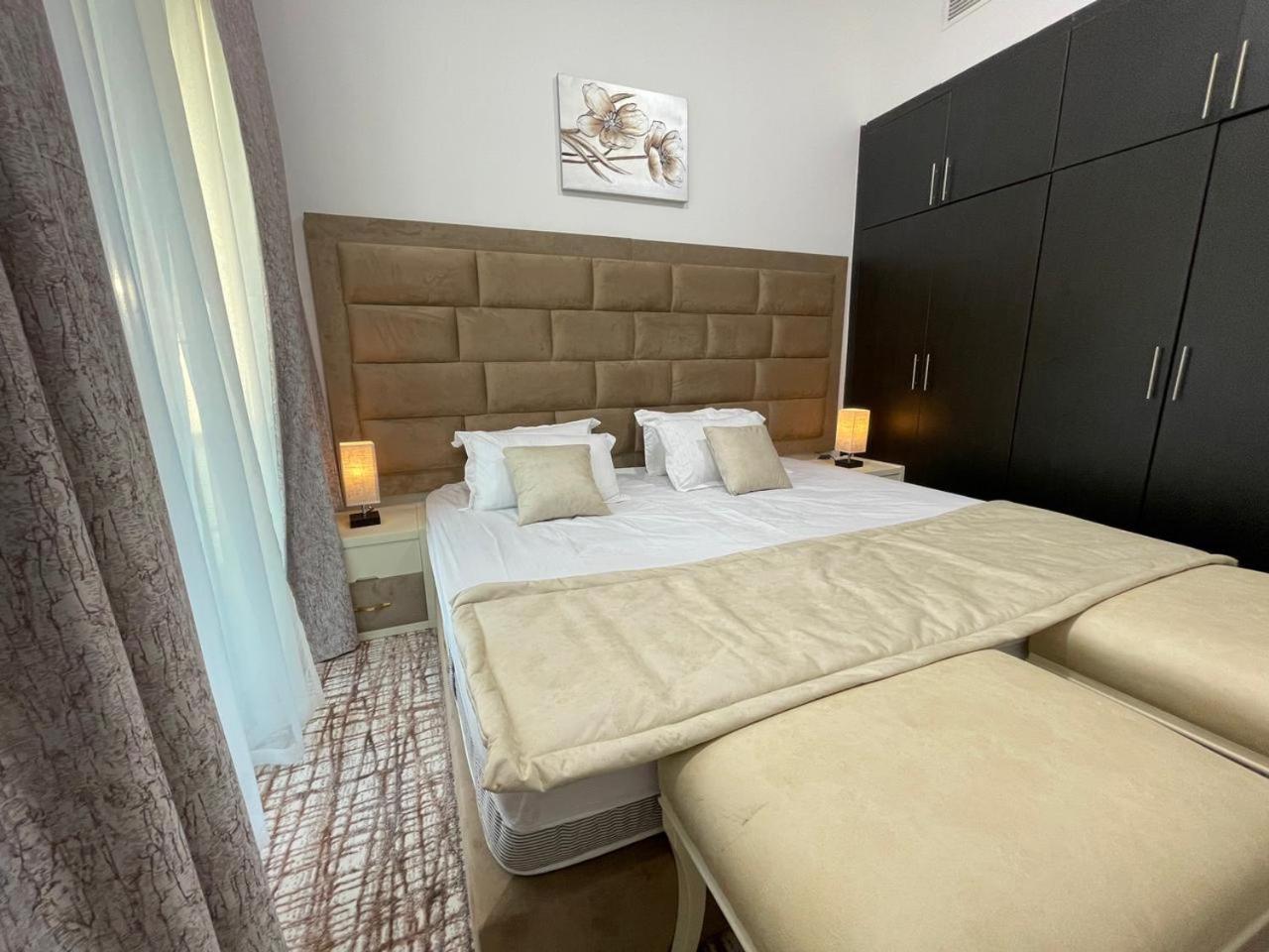 King Room with Lake View photo 2