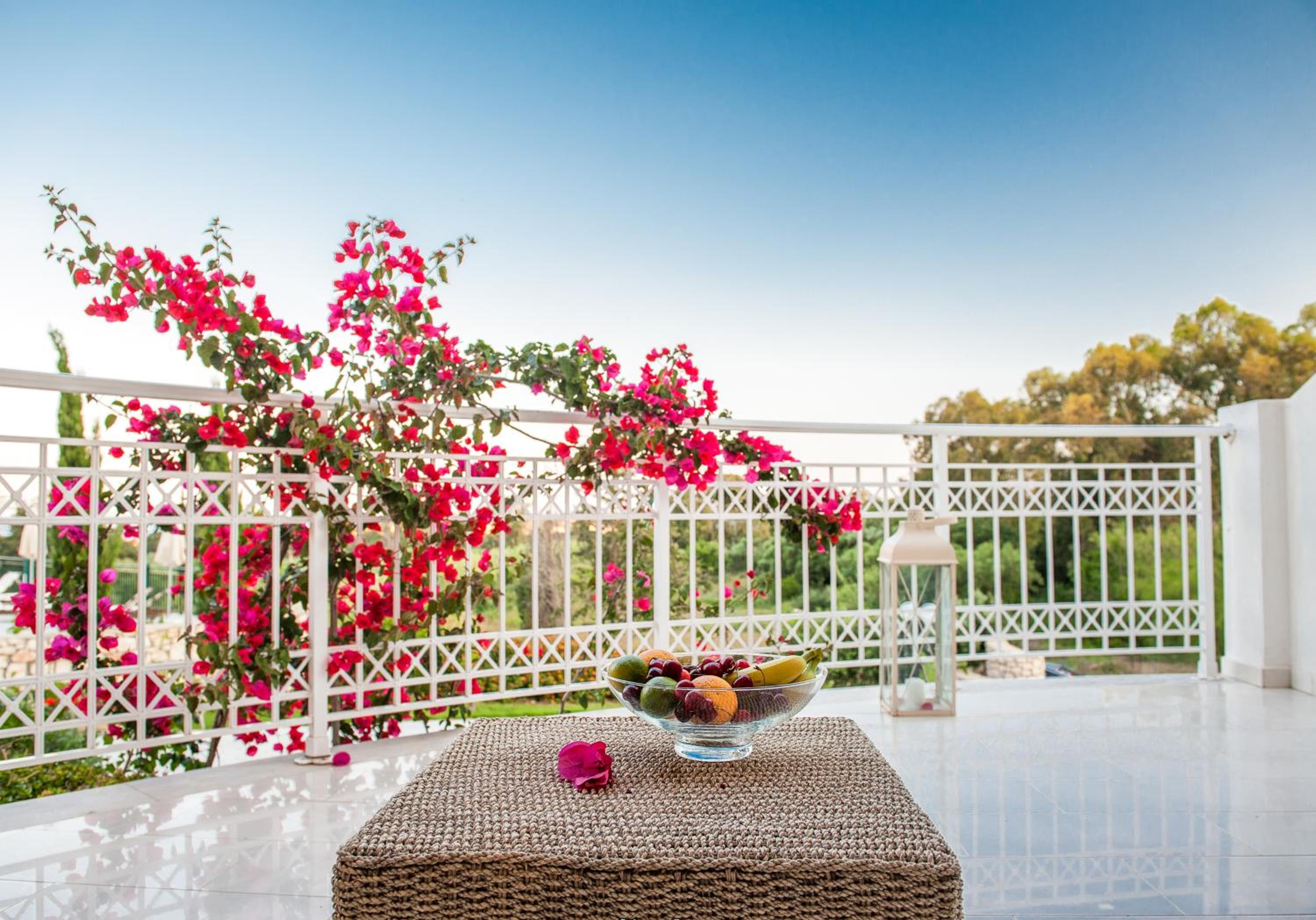 Apartment with Garden View