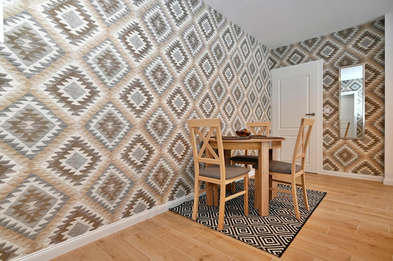 Apartment with Mountain View - Photo 7