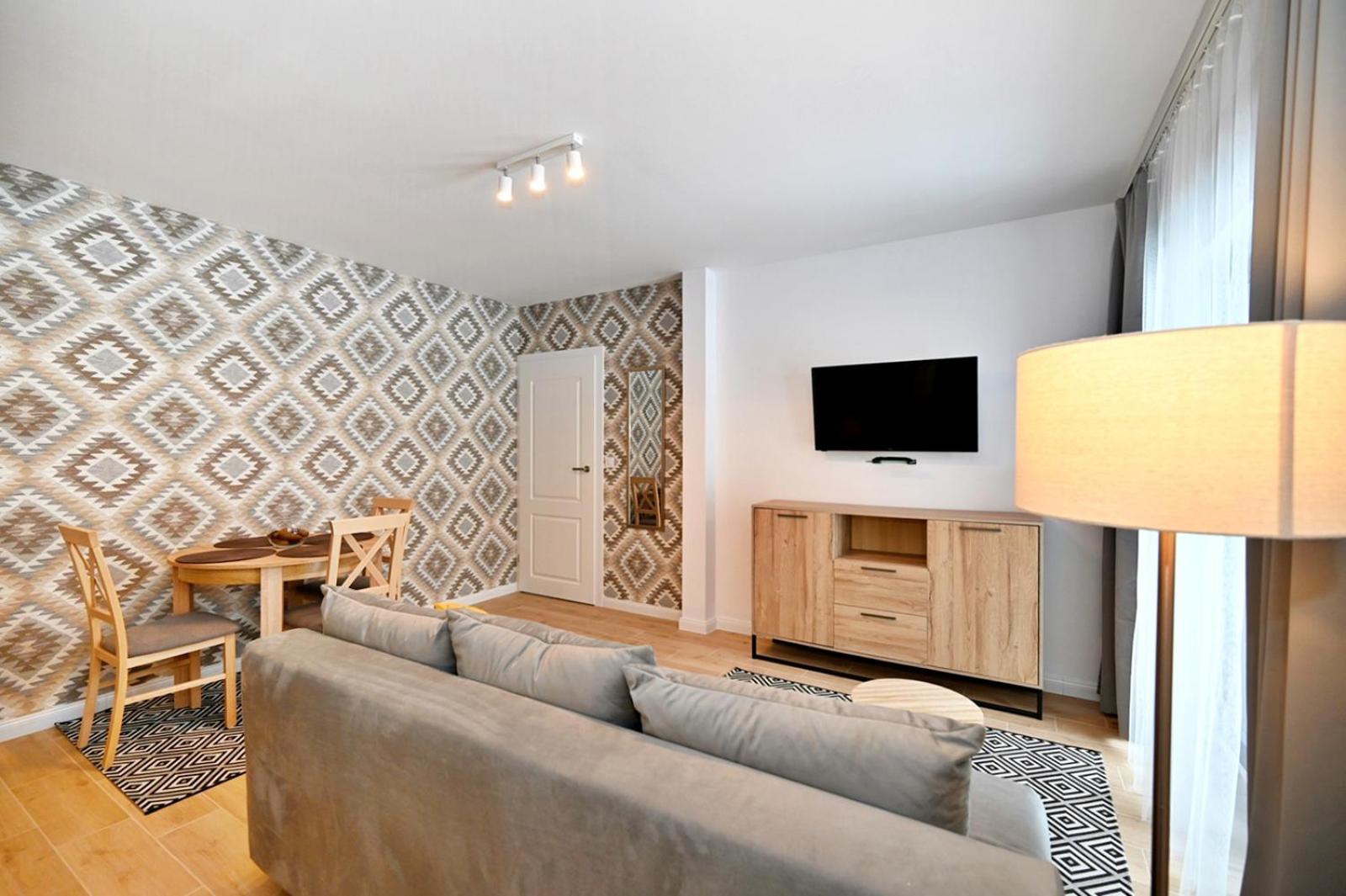 Apartment with Mountain View - Photo 5