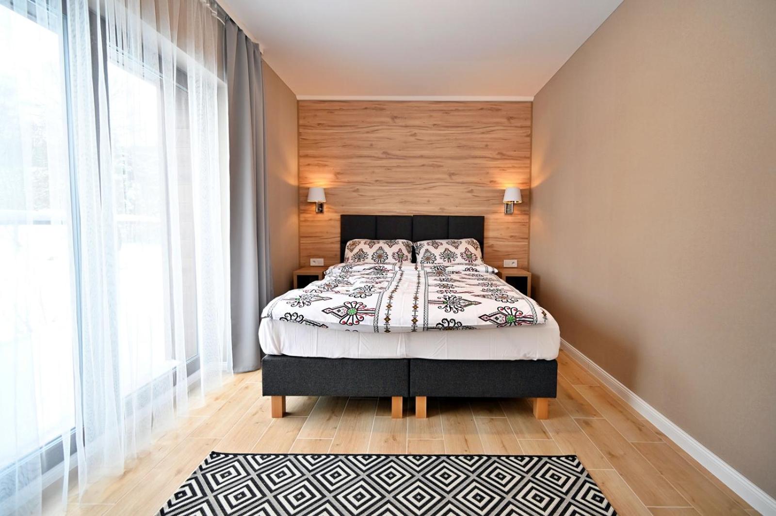 Apartment with Mountain View - Photo 2