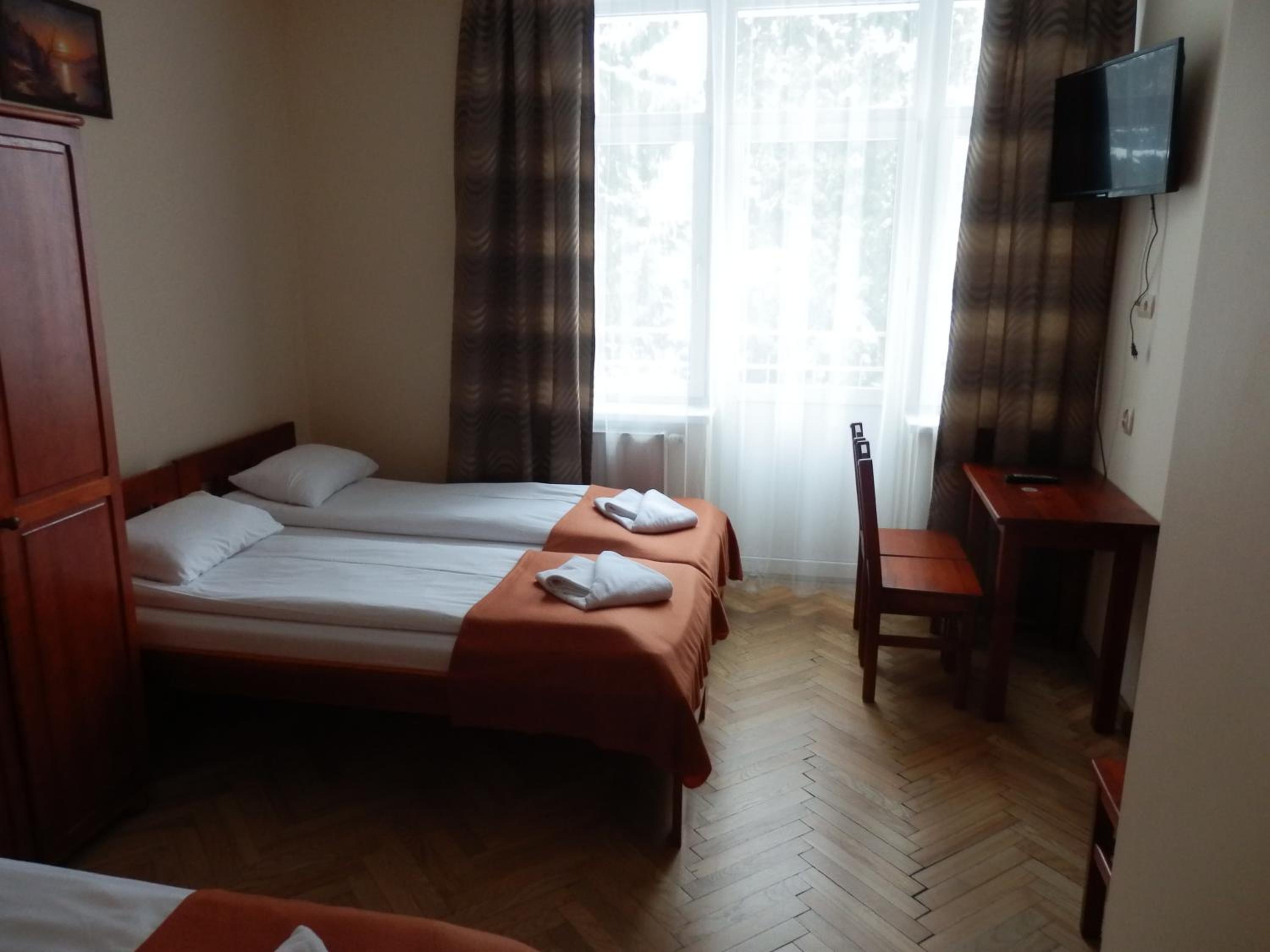Double Room - Photo 13