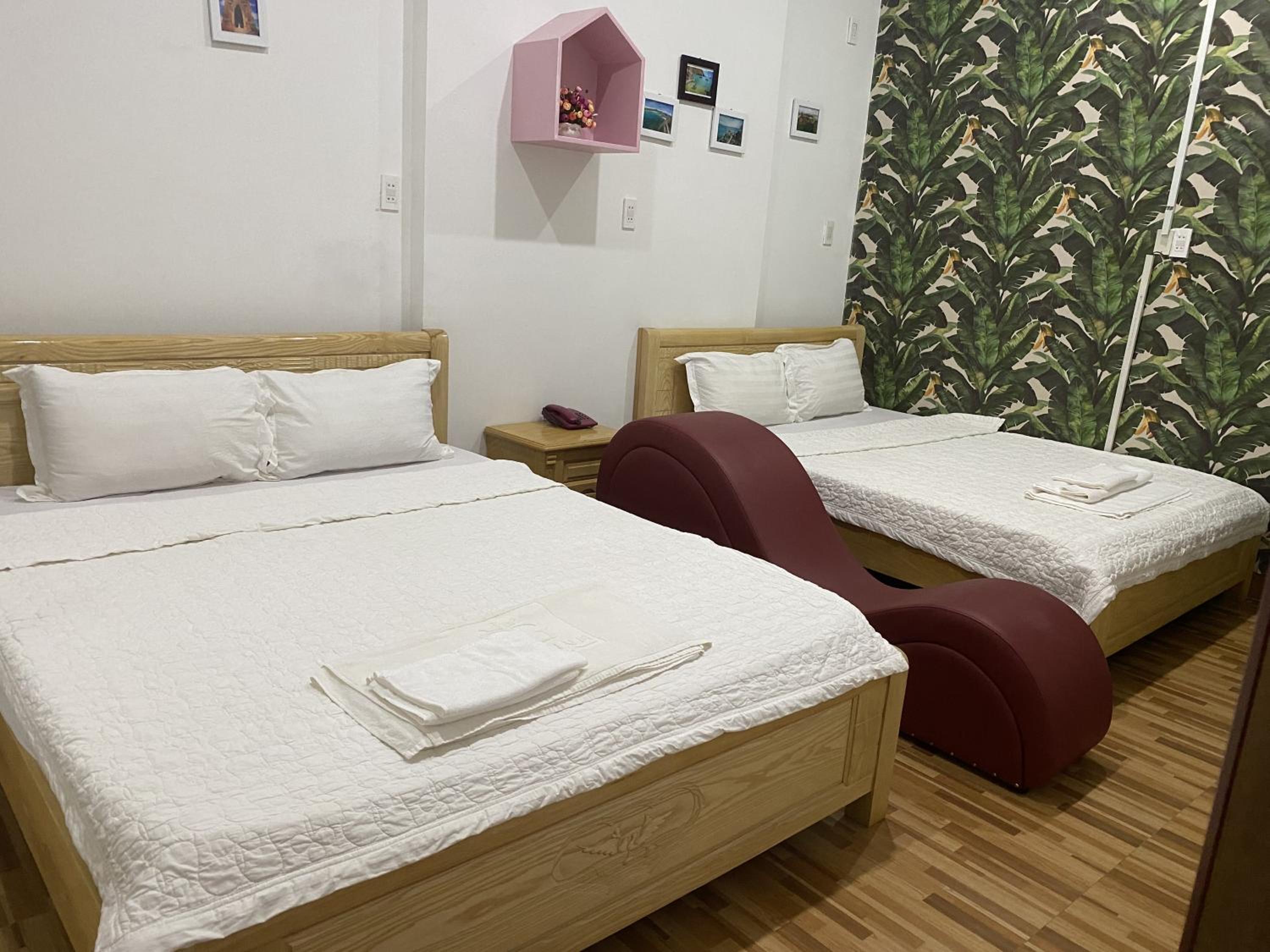 Quadruple Room with Private Bathroom photo 3