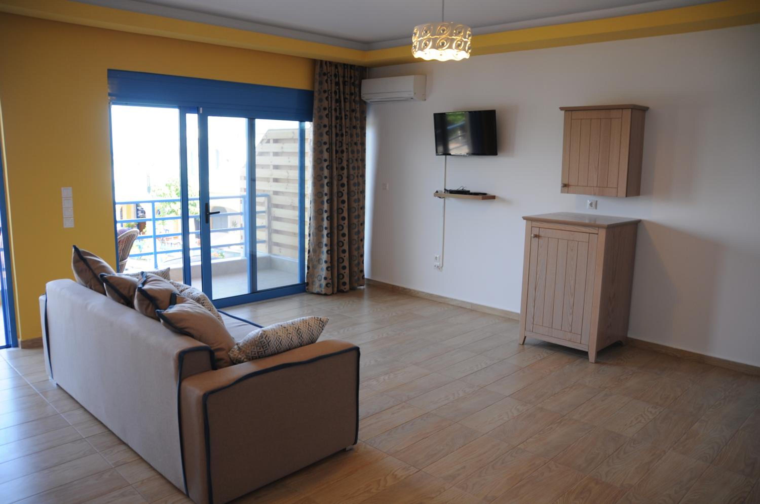 Suite with Sea View (2 - 4 Adults) photo 3