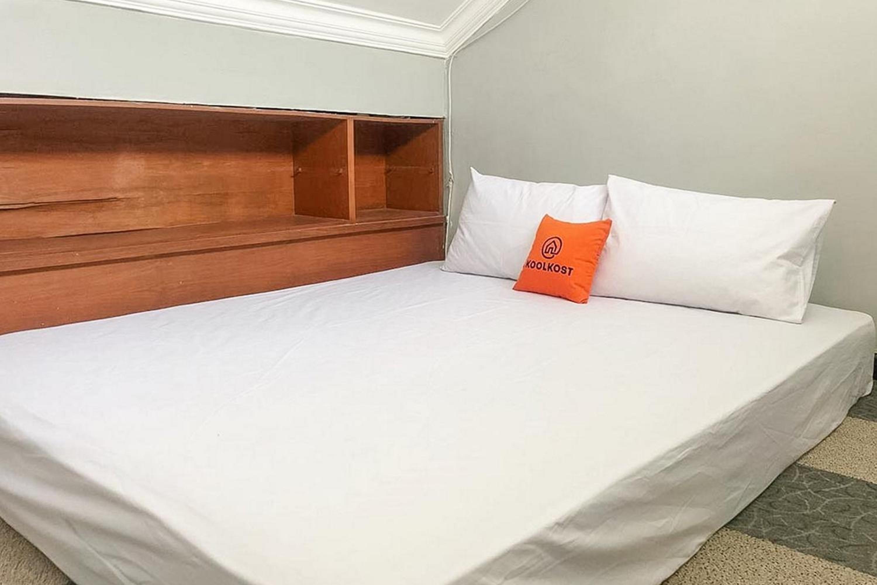 Standard Double Room with Shared Bathroom photo 2
