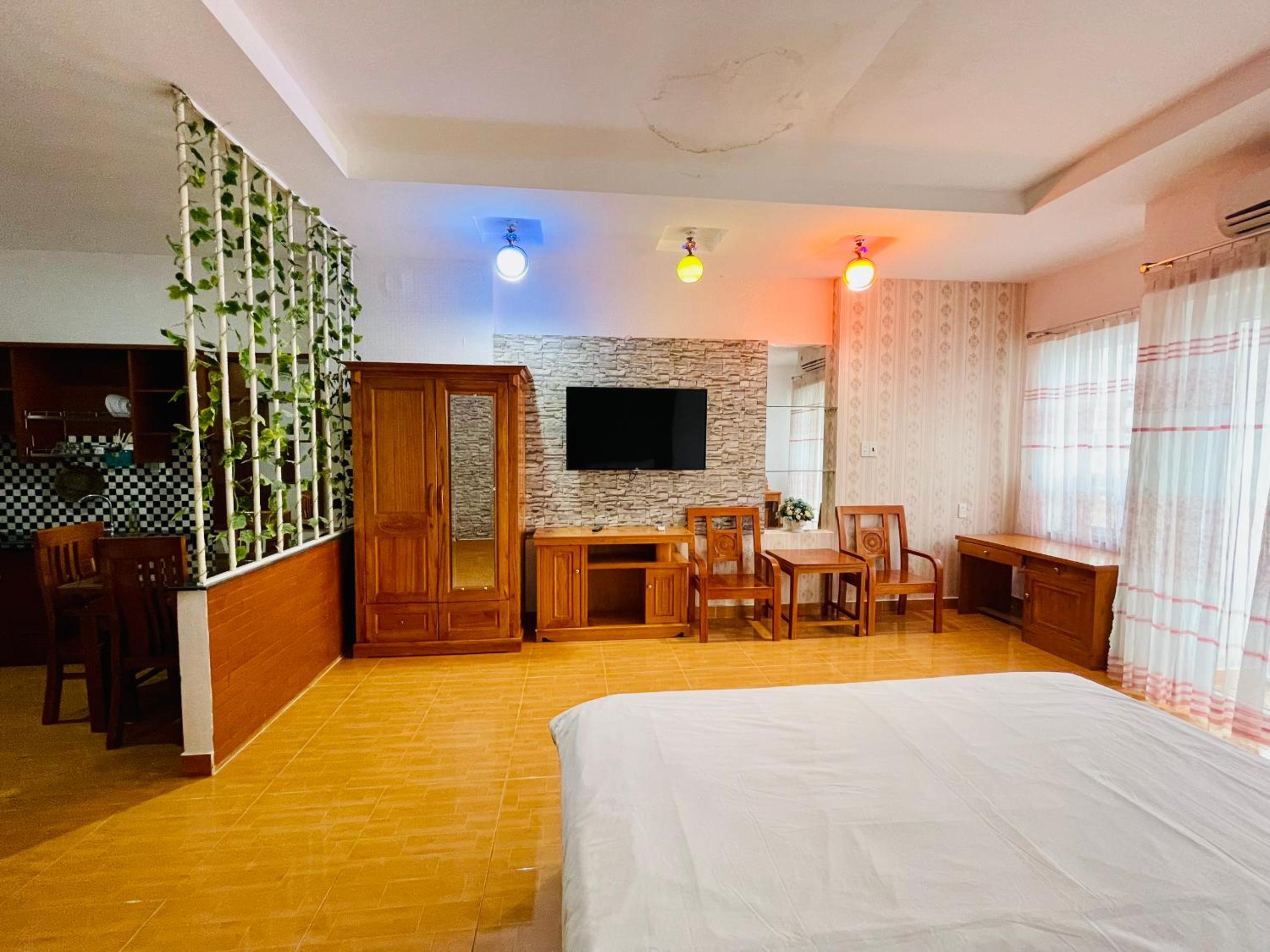 Deluxe Apartment (2 Adults)