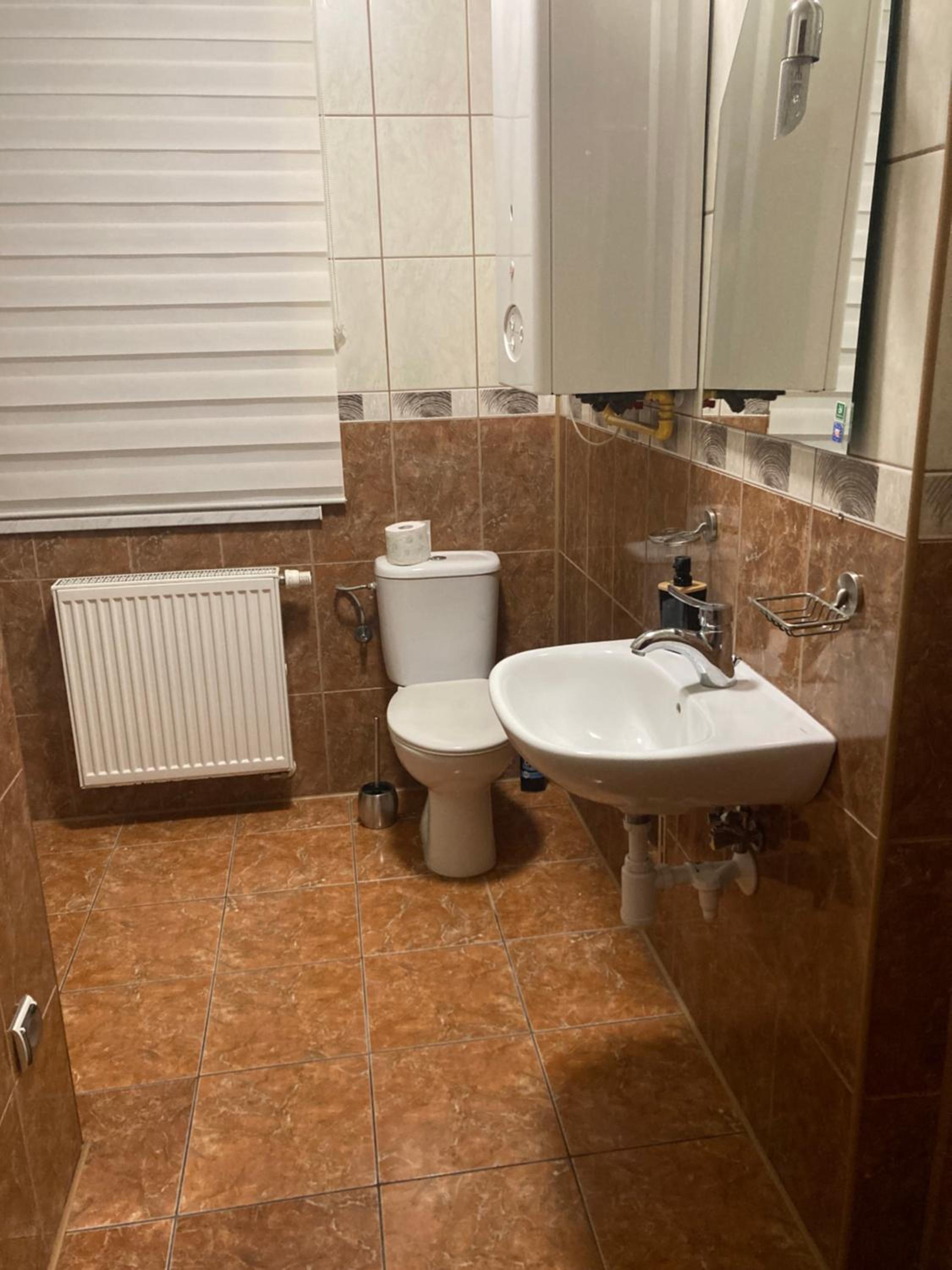 One-Bedroom Apartment - Photo 11