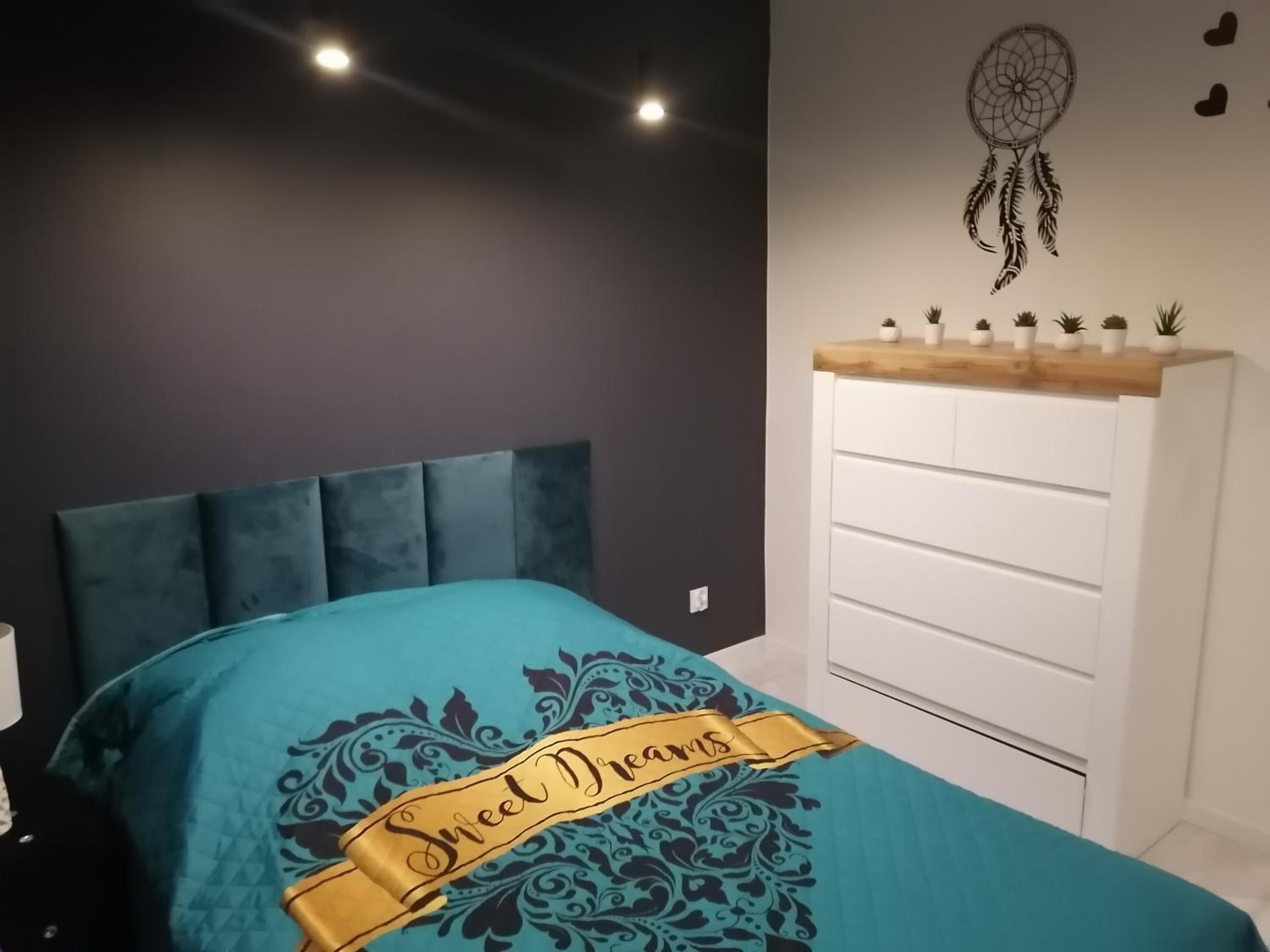 One-Bedroom Apartment - Photo 4
