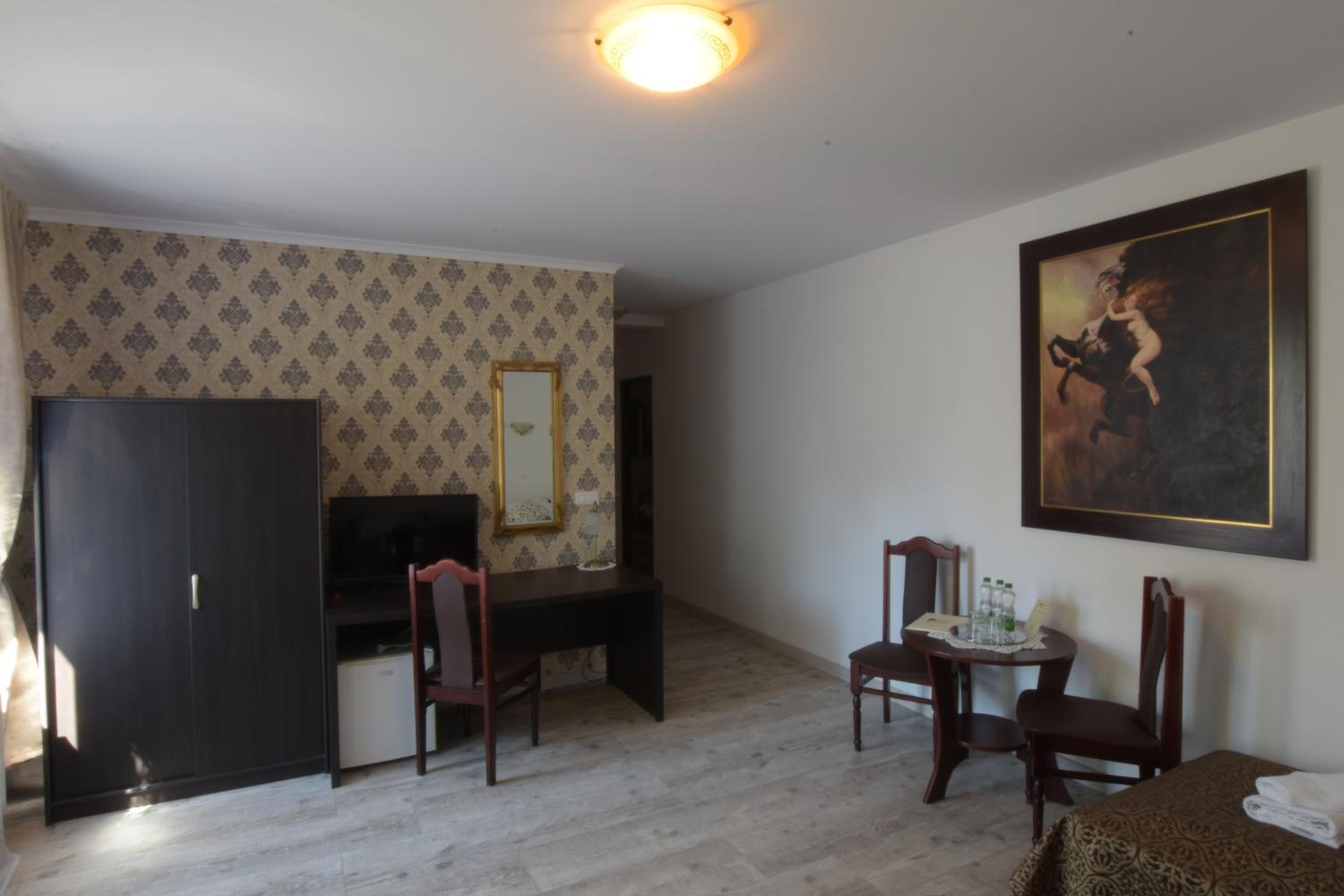 Standard Triple Room - Photo 1