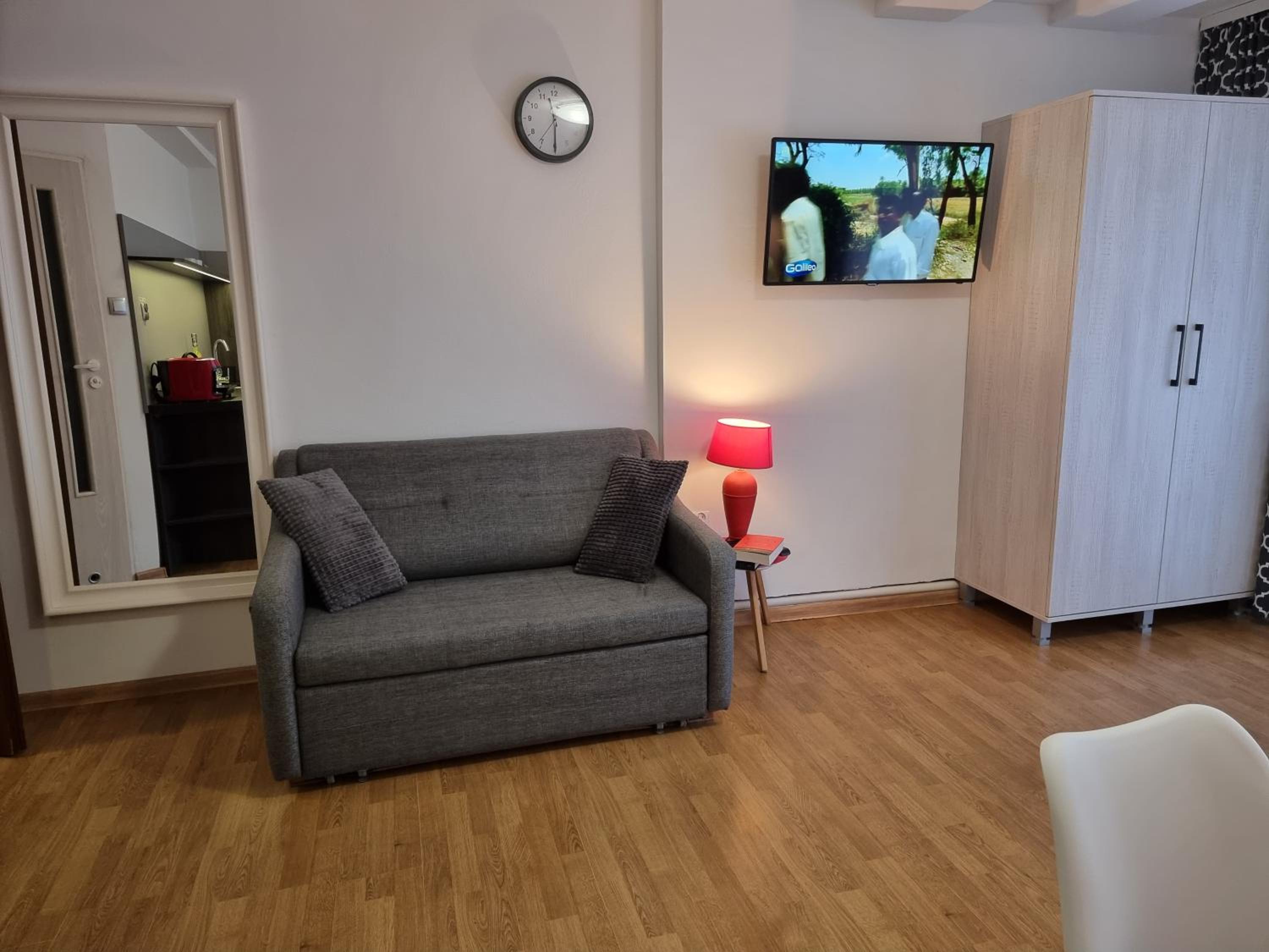 Deluxe Double Room with Balcony - Photo 2