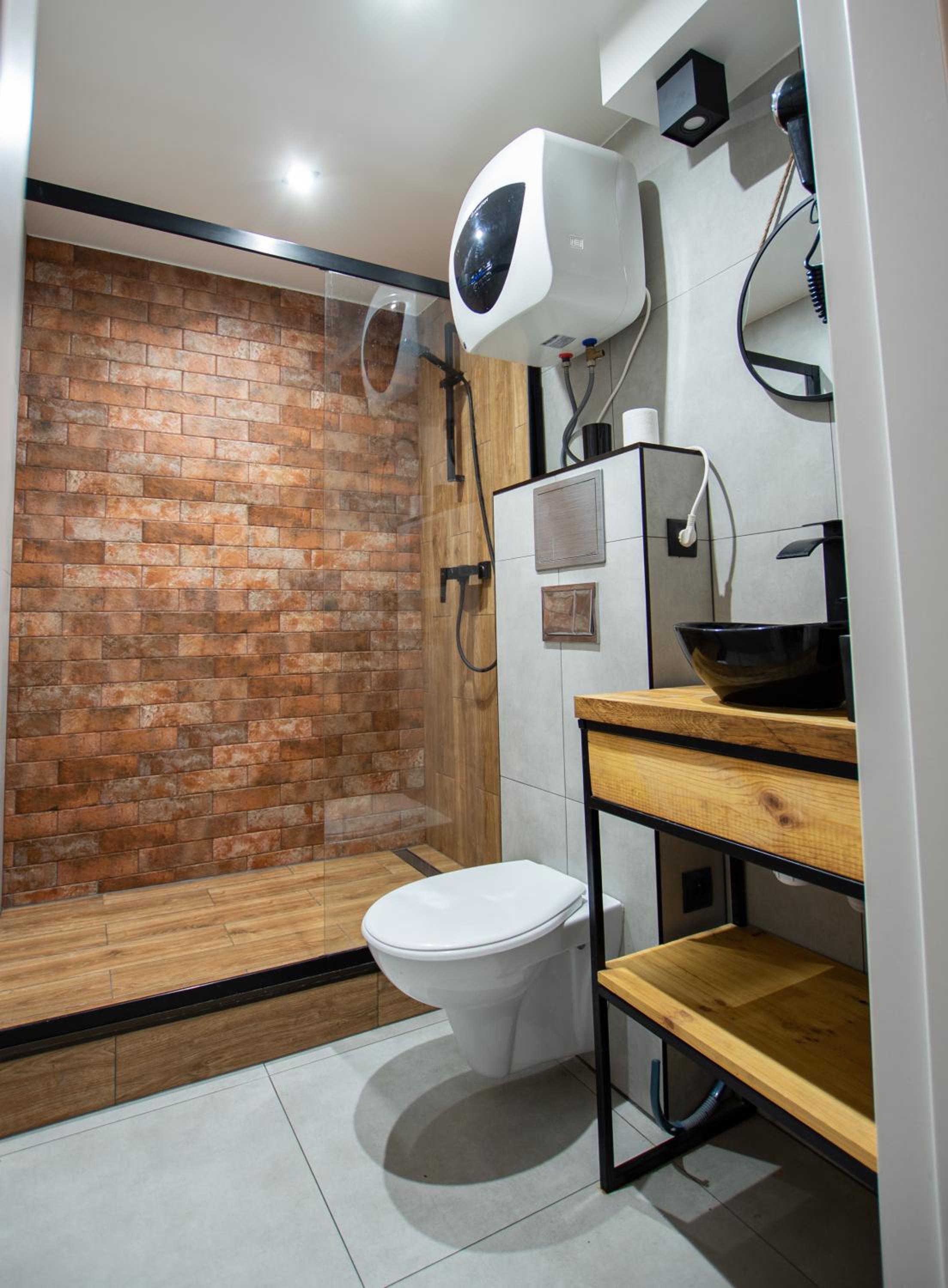 One-Bedroom Apartment - Photo 4