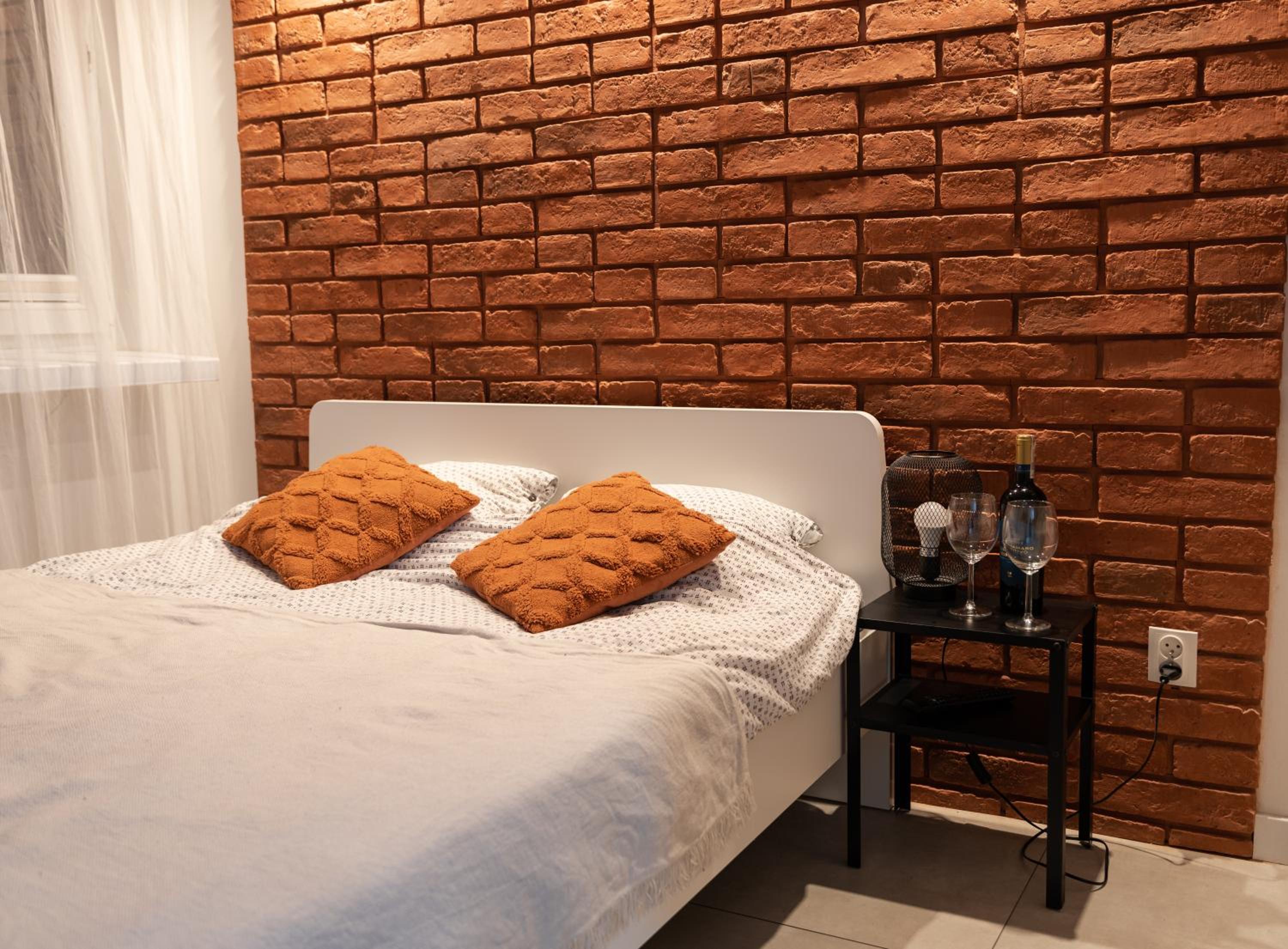 One-Bedroom Apartment - Photo 11