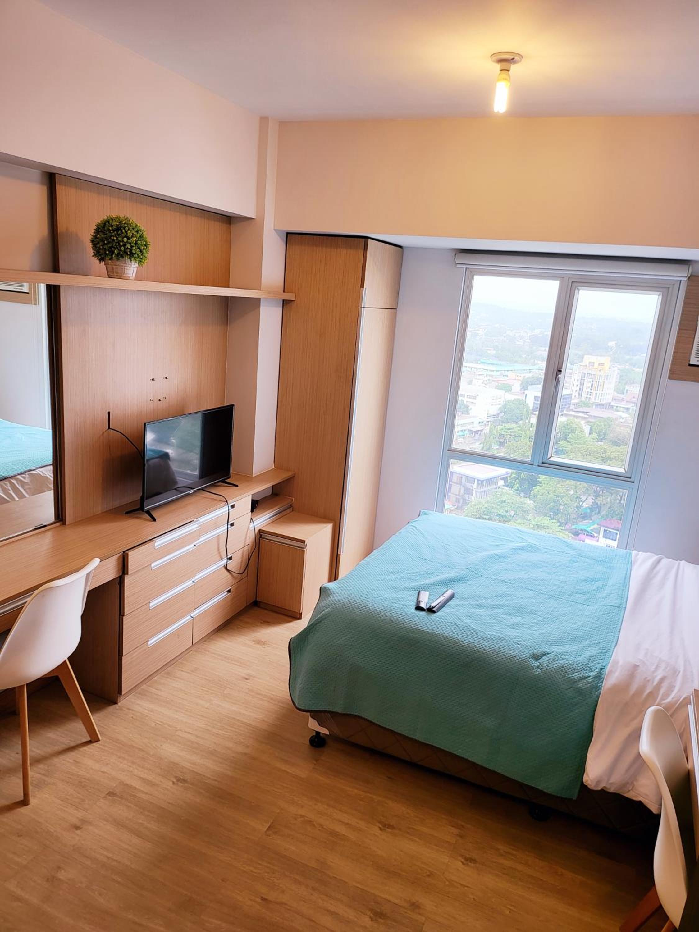 One-Bedroom Apartment - Photo 5