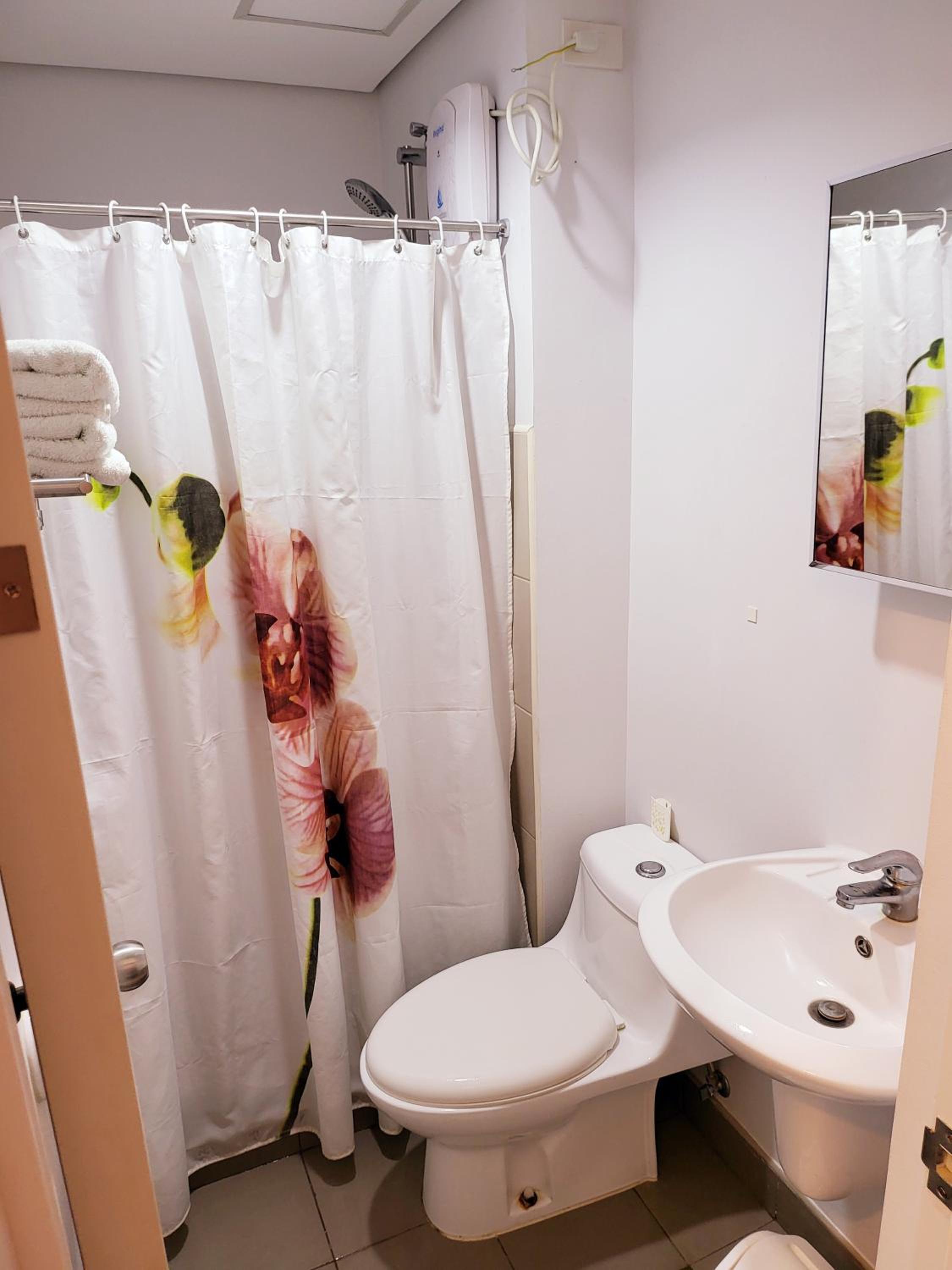 One-Bedroom Apartment - Photo 6