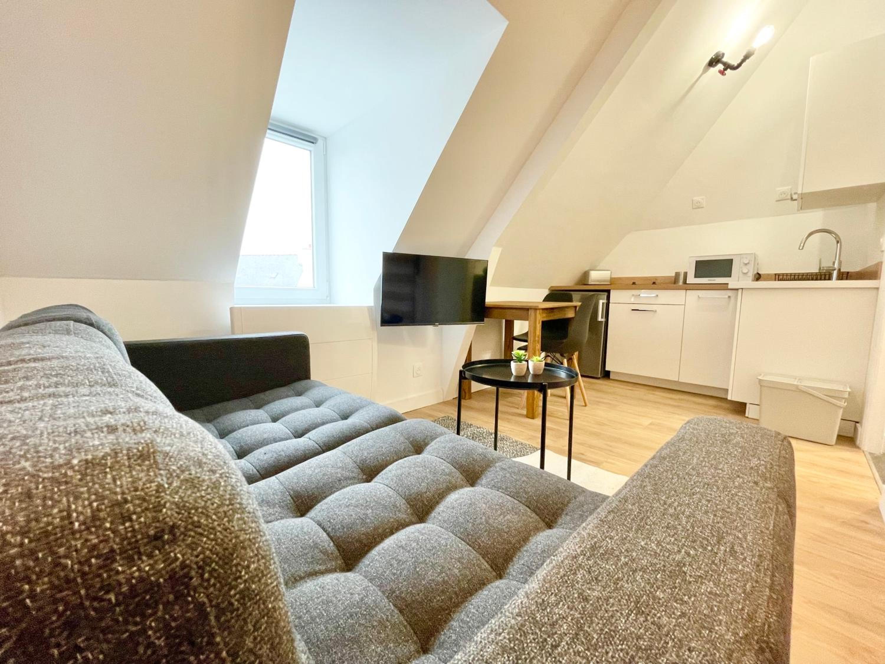 Studio - Split Level