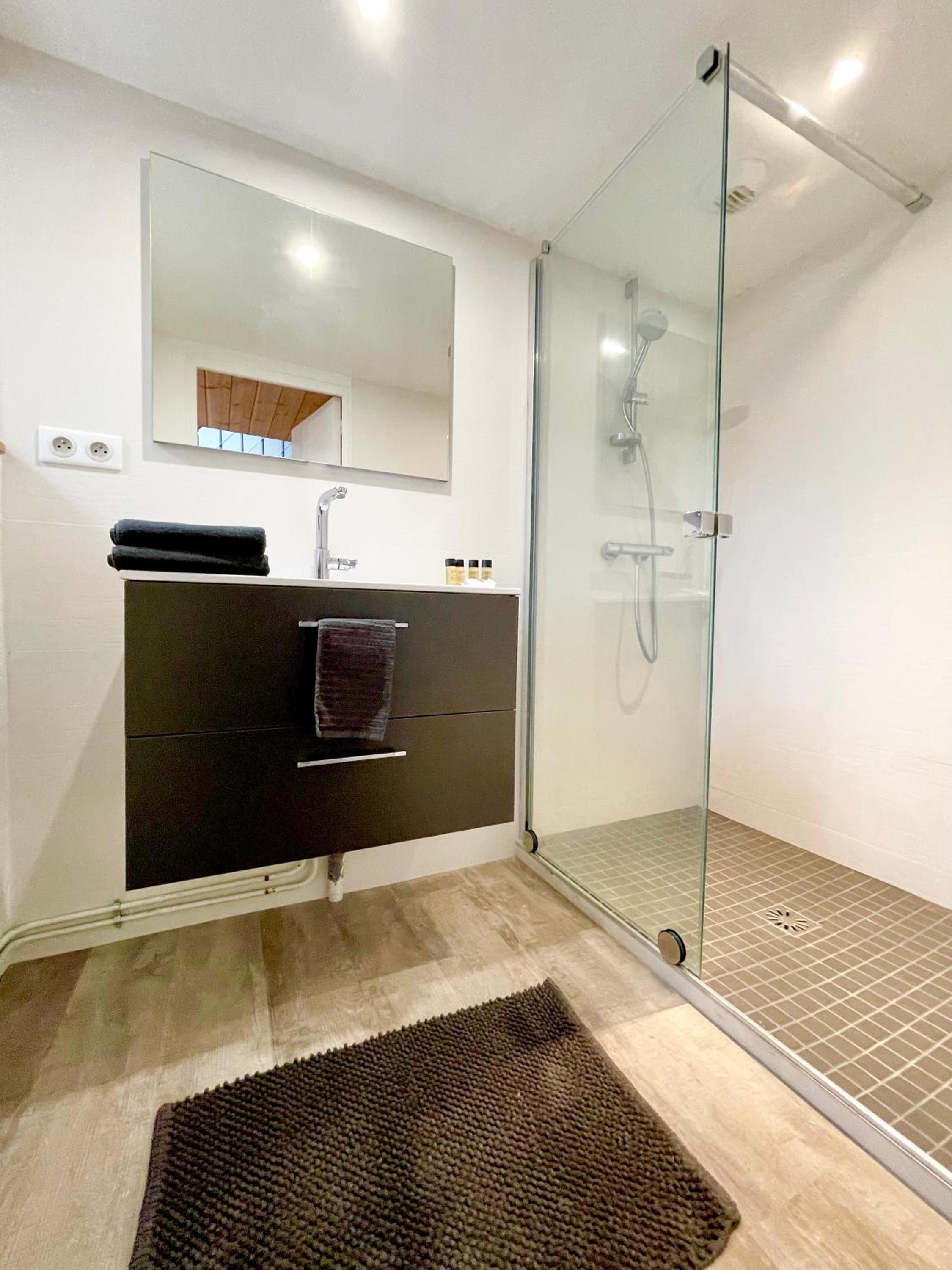 Apartment - Split Level - Photo 15