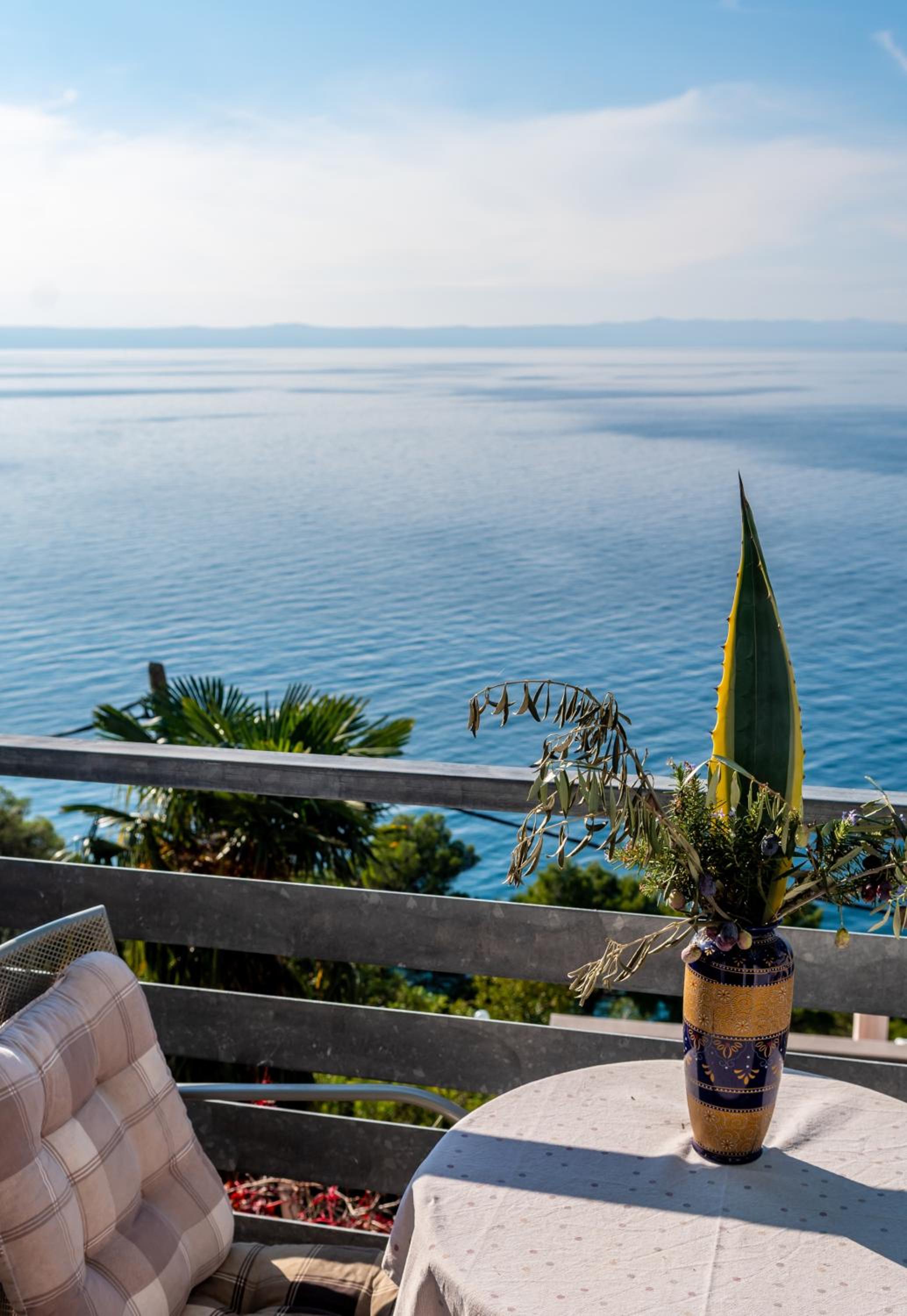 Comfort Two-Bedroom Apartment with Terrace and Sea View photo 2