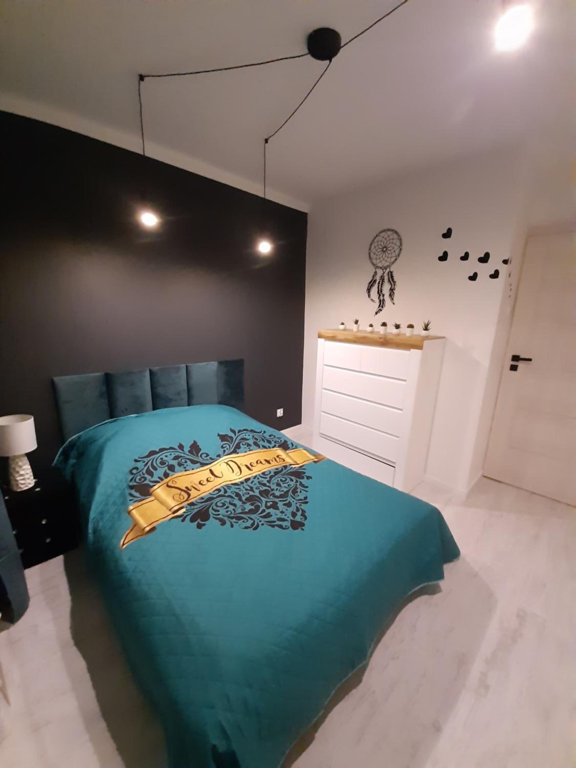 One-Bedroom Apartment - Photo 22