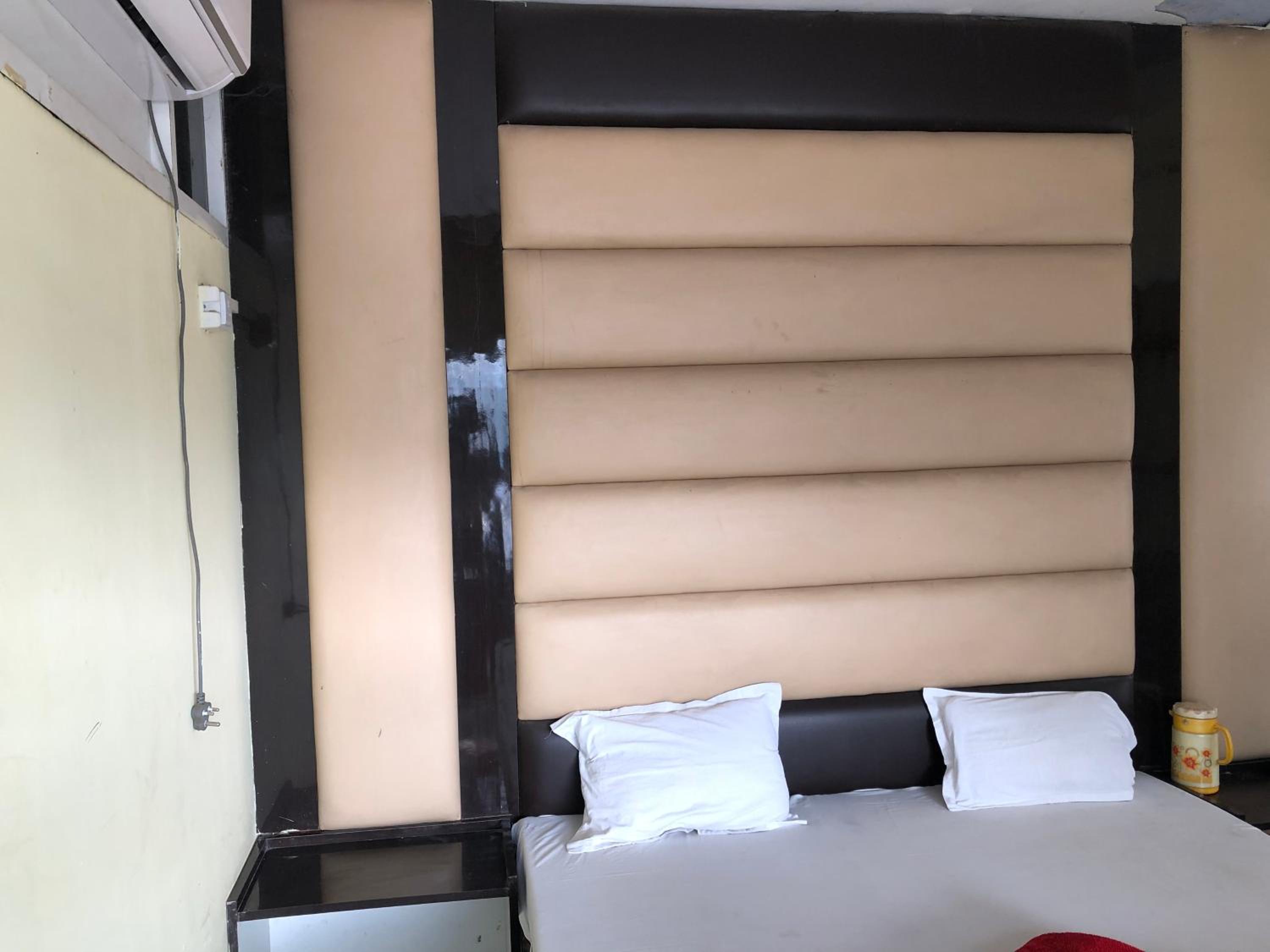 Budget Double Room photo 2