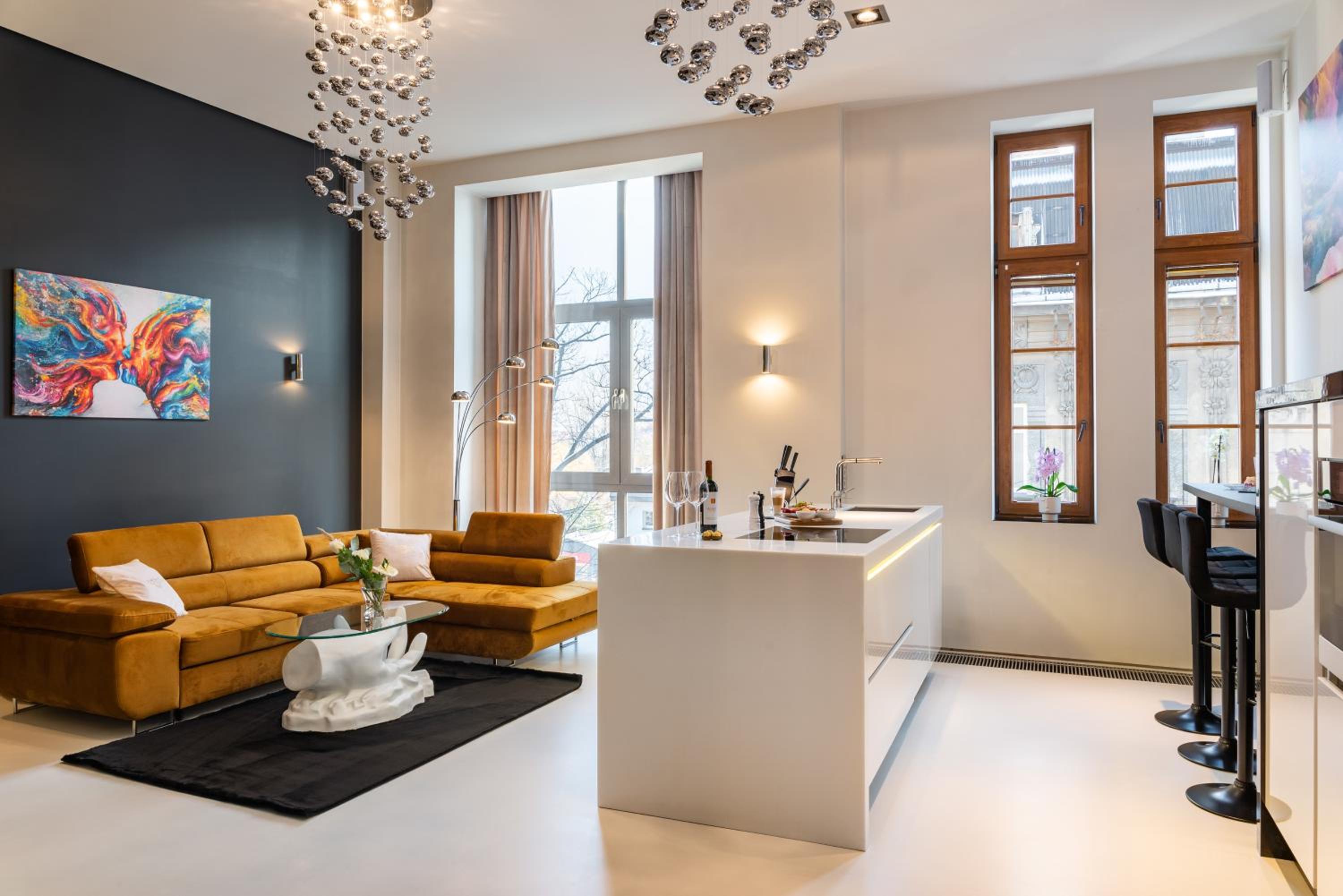 One-Bedroom Apartment - Photo 4