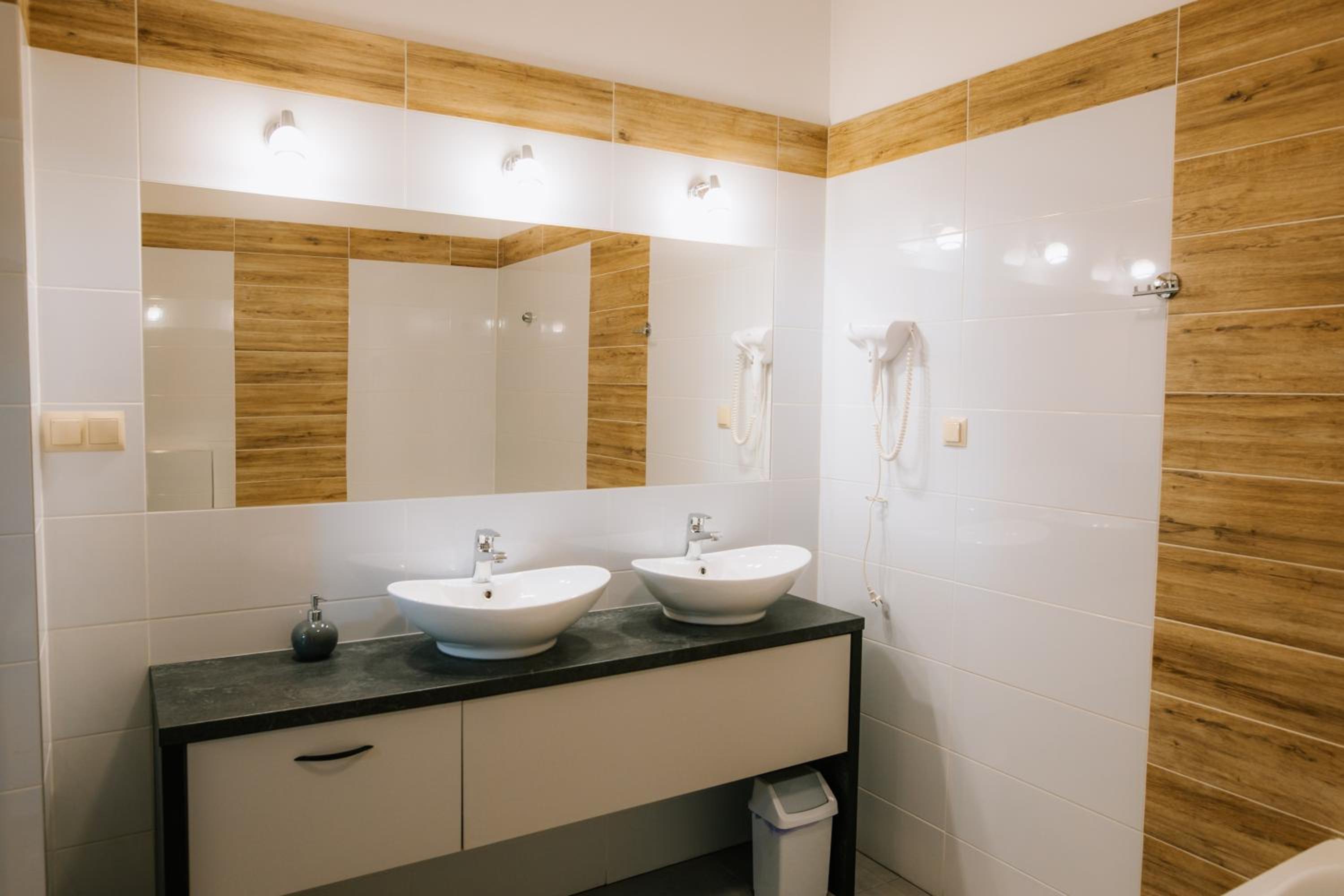 Deluxe Double Room with Bath photo 2