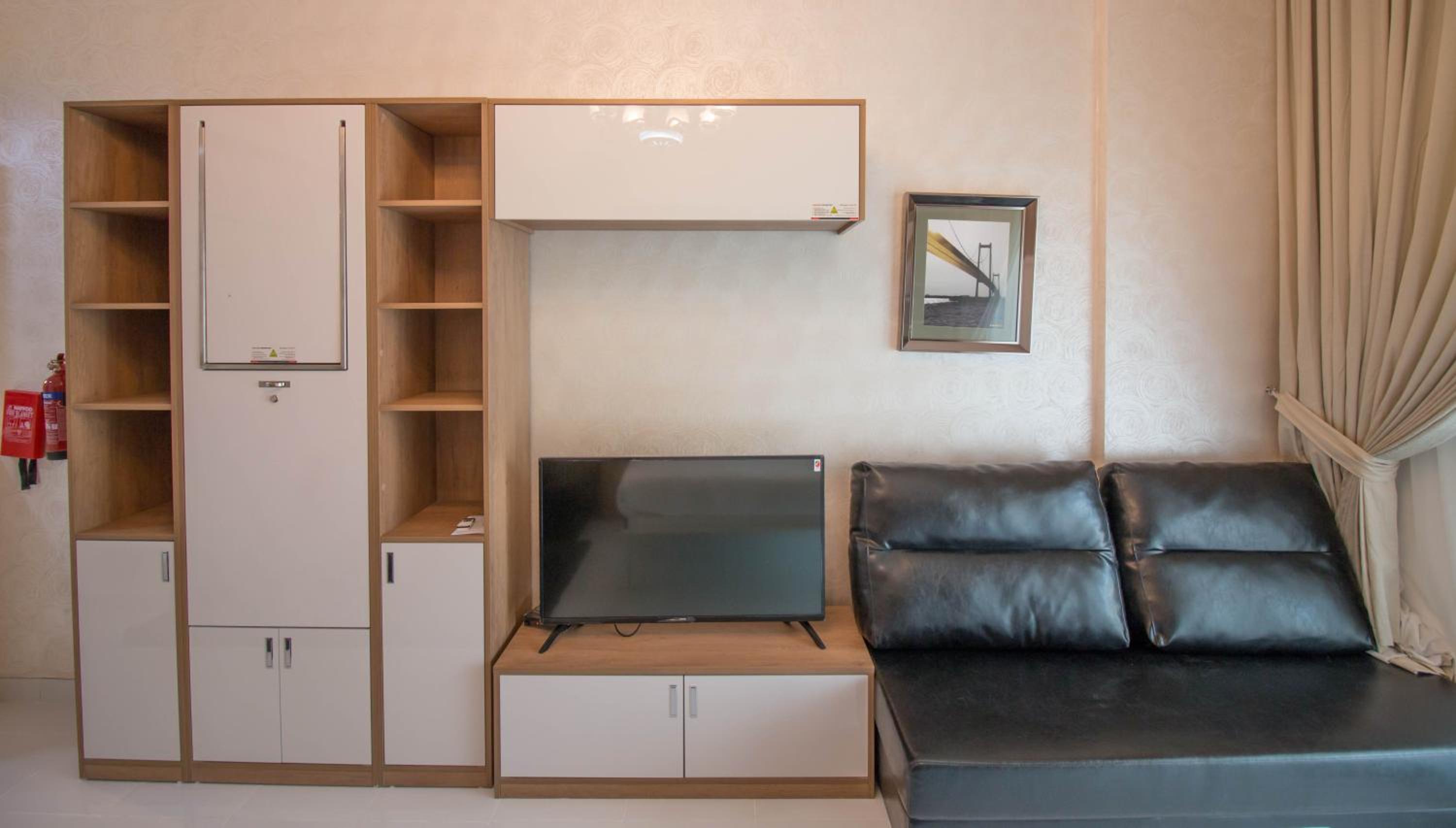 Studio Apartment photo 1