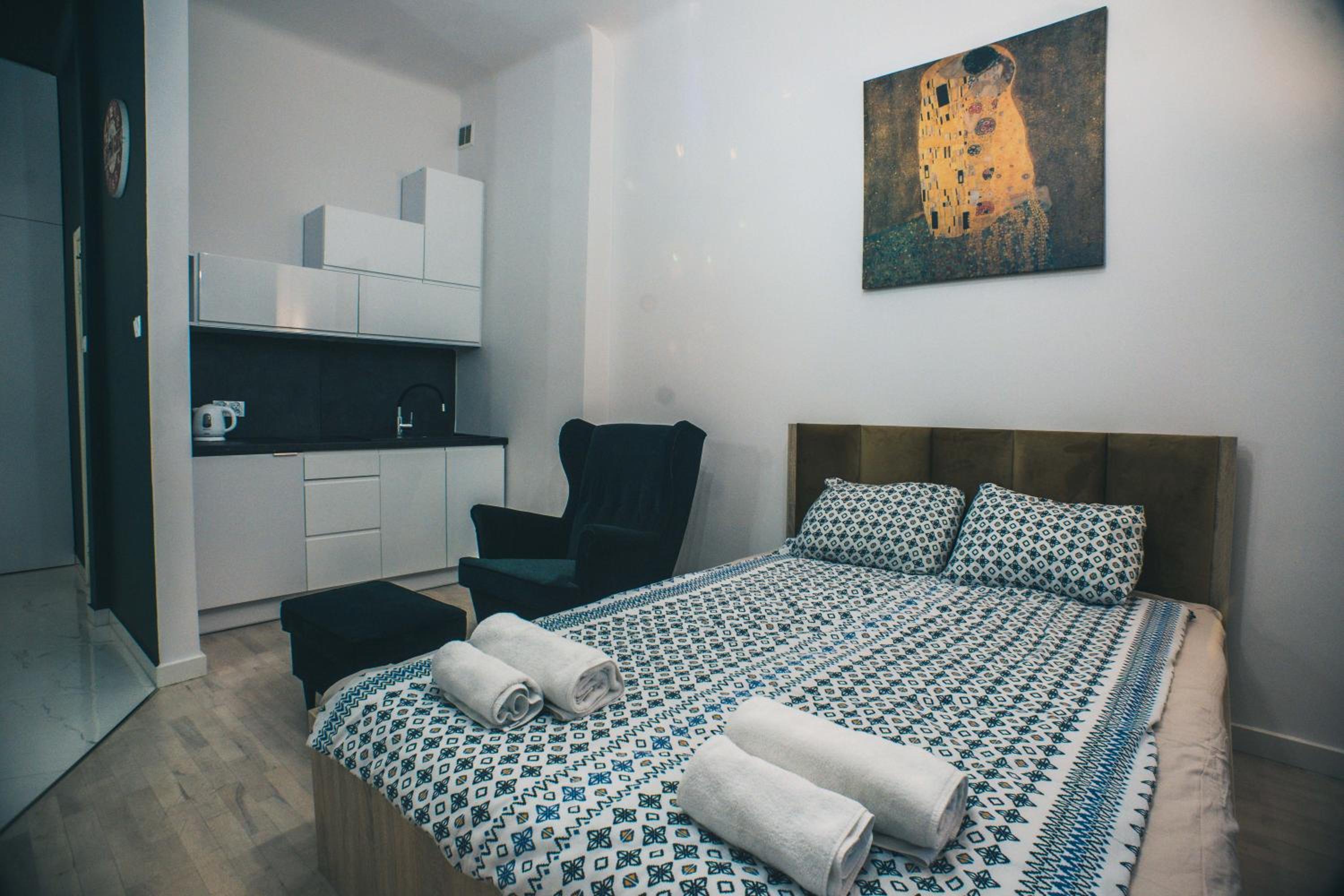 One-Bedroom Apartment - Photo 28