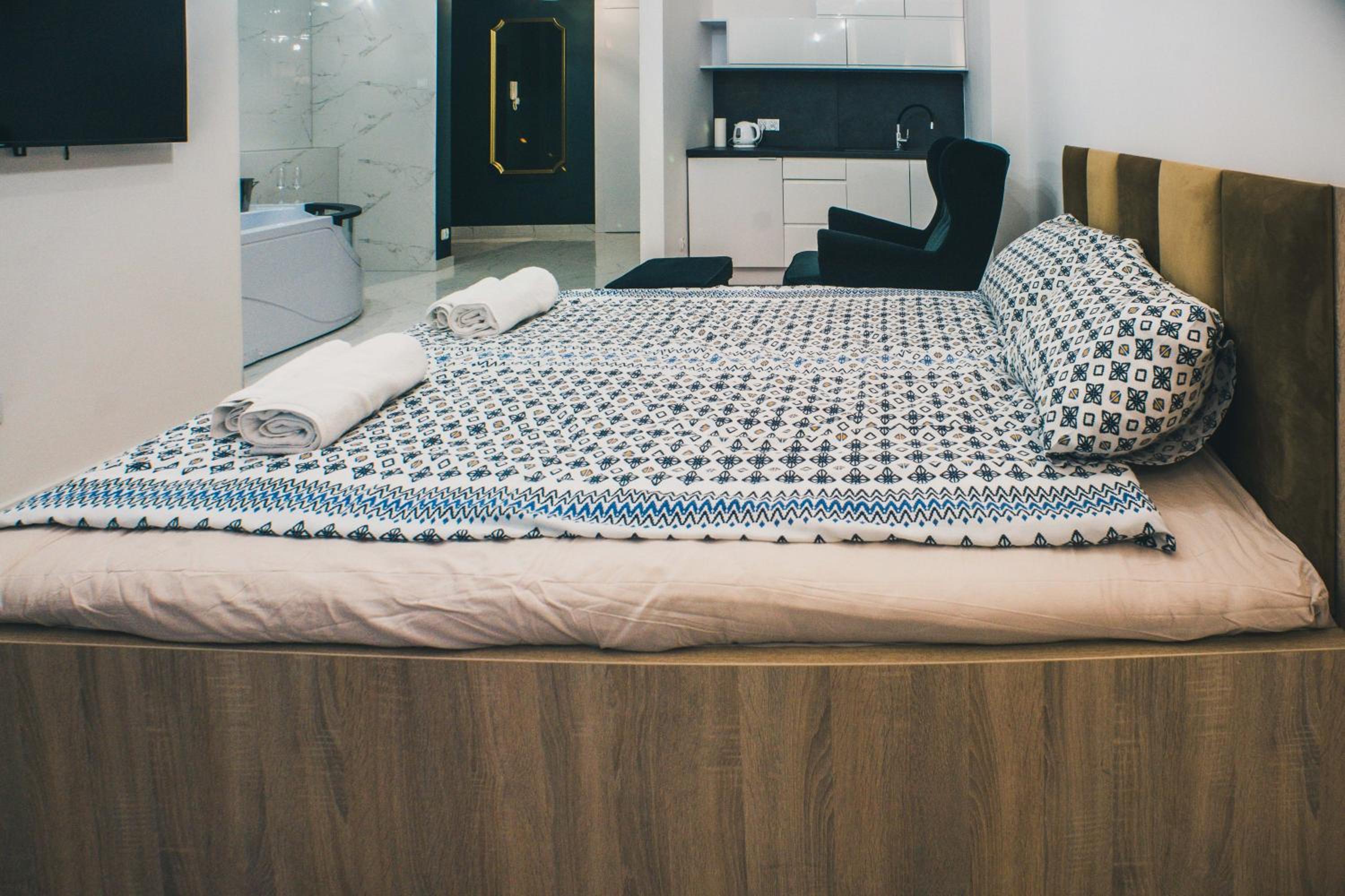 One-Bedroom Apartment - Photo 27