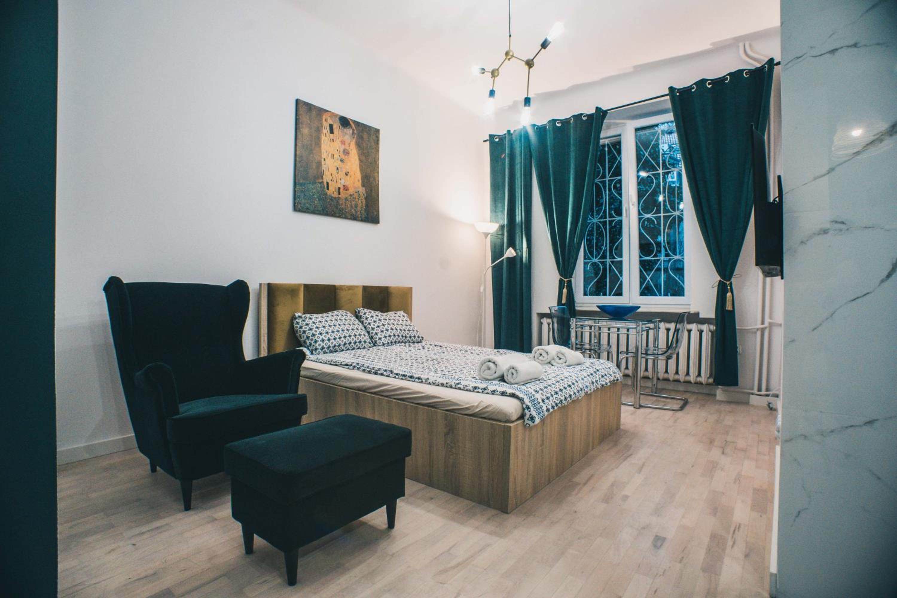One-Bedroom Apartment - Photo 25